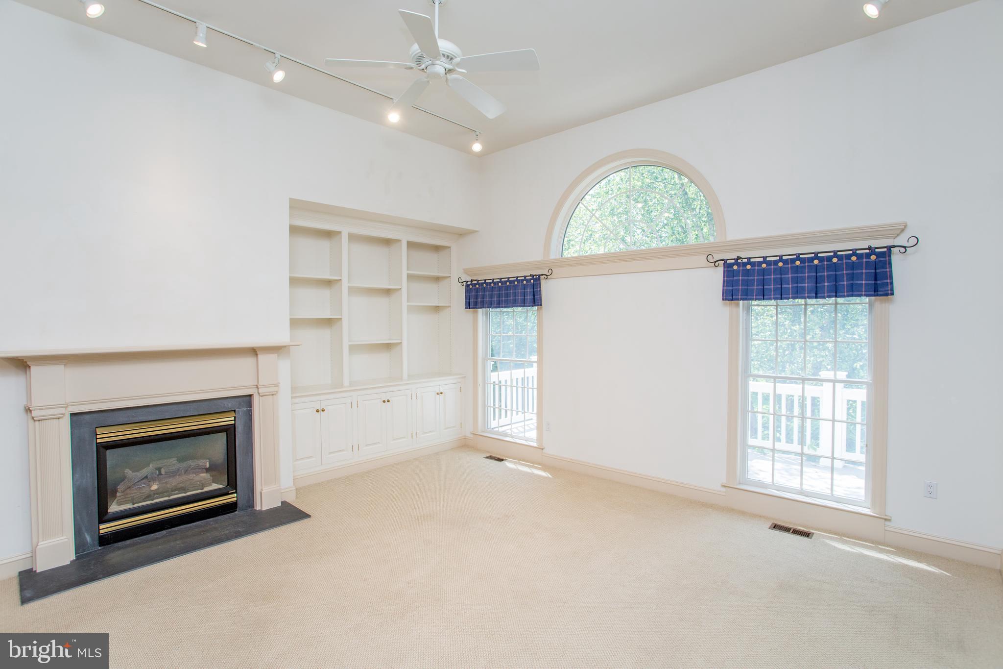 STONE RIDGE - Residential