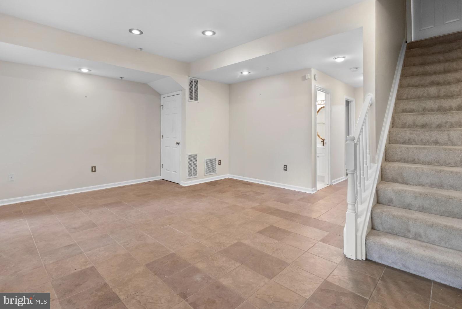 MANCHESTER FARM - Residential Lease