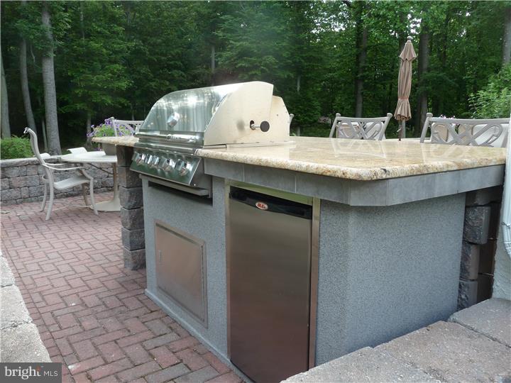 BLACKBERRY HILL - Residential