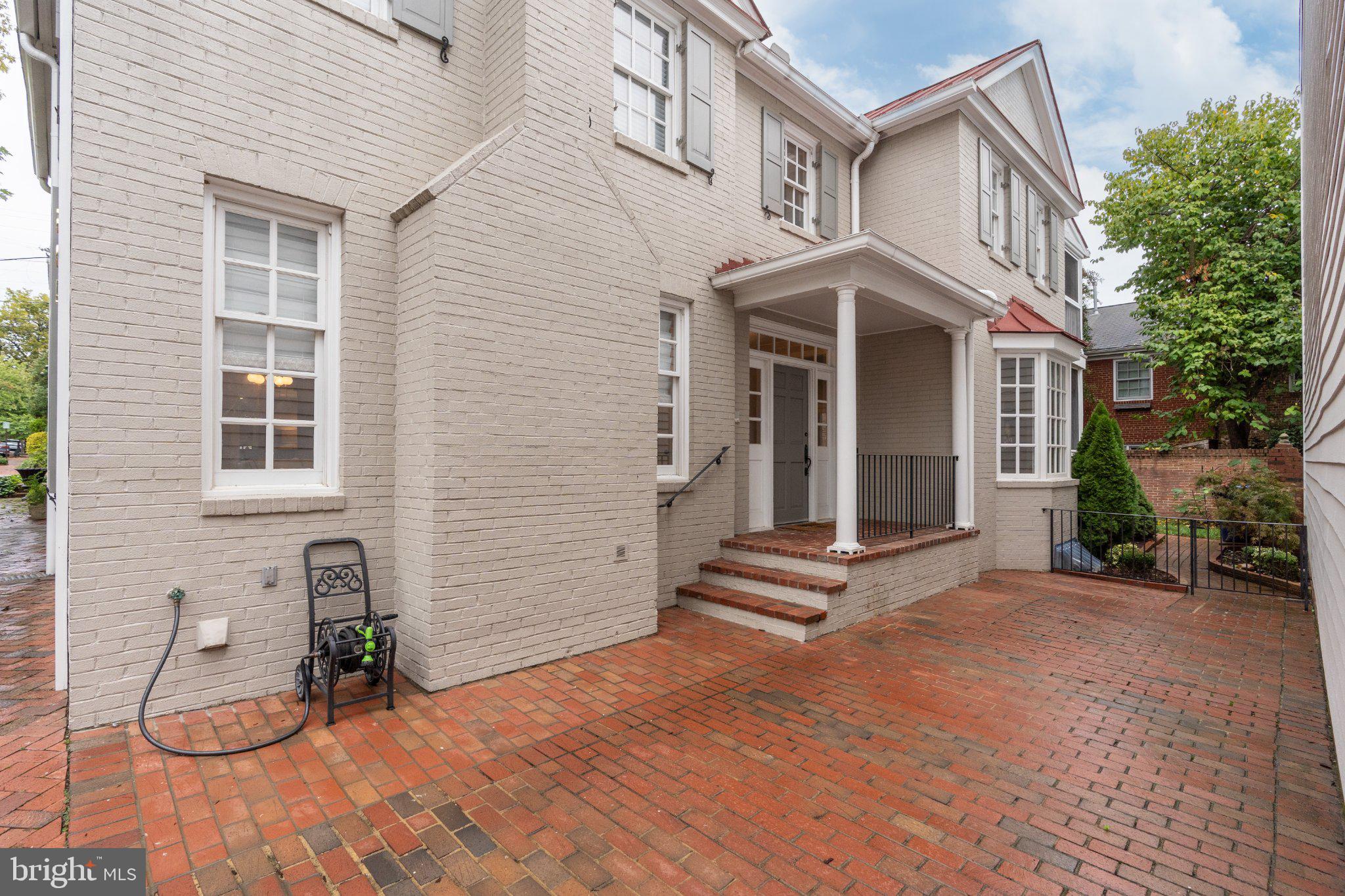 504 S PITT STREET