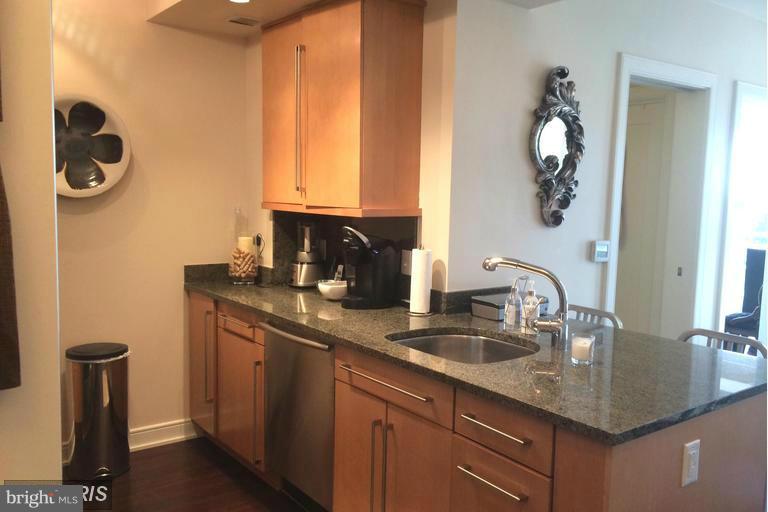 THE WATERVIEW - Residential Lease