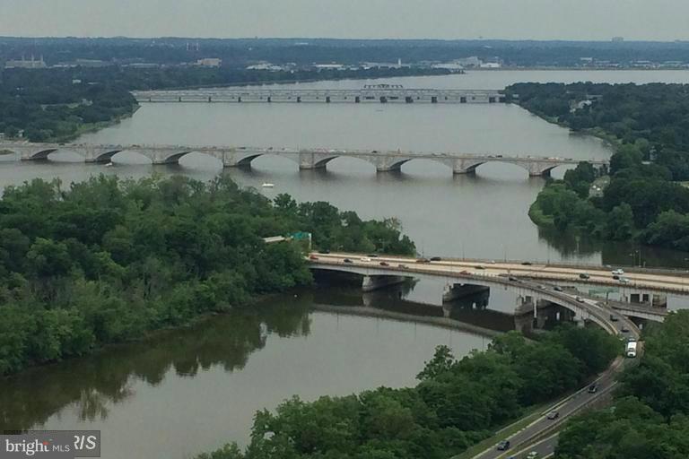 THE WATERVIEW - Residential Lease