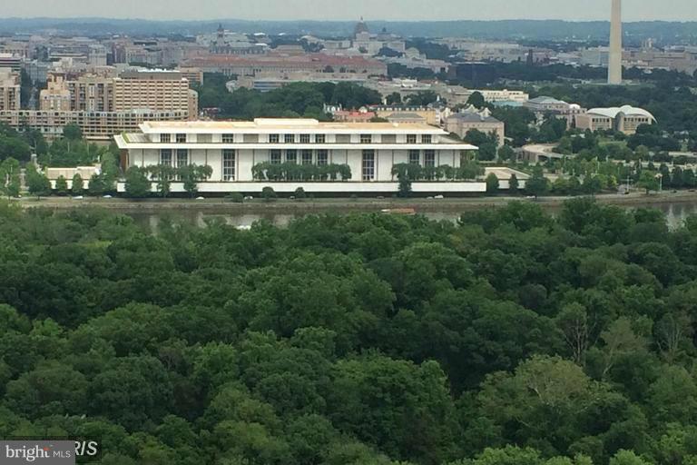 THE WATERVIEW - Residential Lease