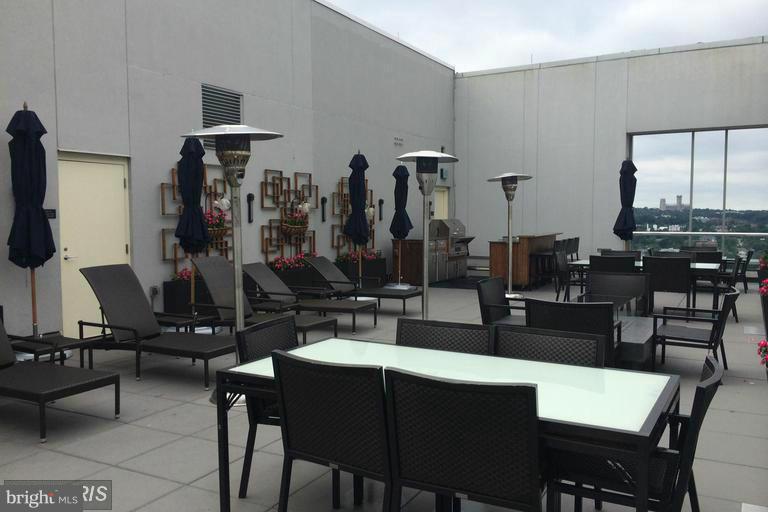 THE WATERVIEW - Residential Lease