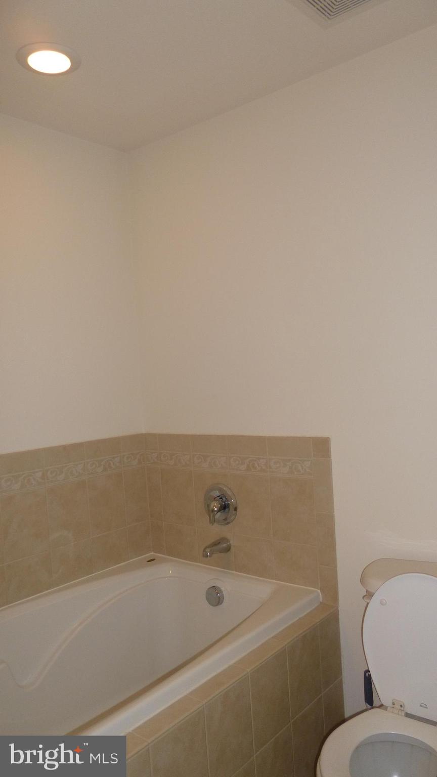 MONROE POINT TOWNHOUSES - Residential