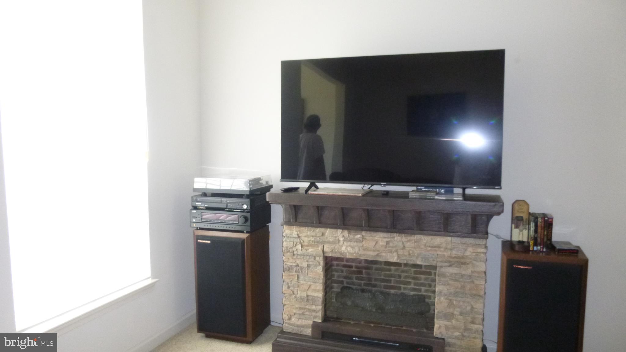 MONROE POINT TOWNHOUSES - Residential