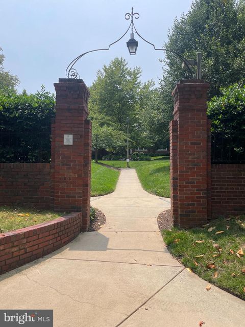 1744 N RHODES STREET 5-310 ARLINGTON VA 22201