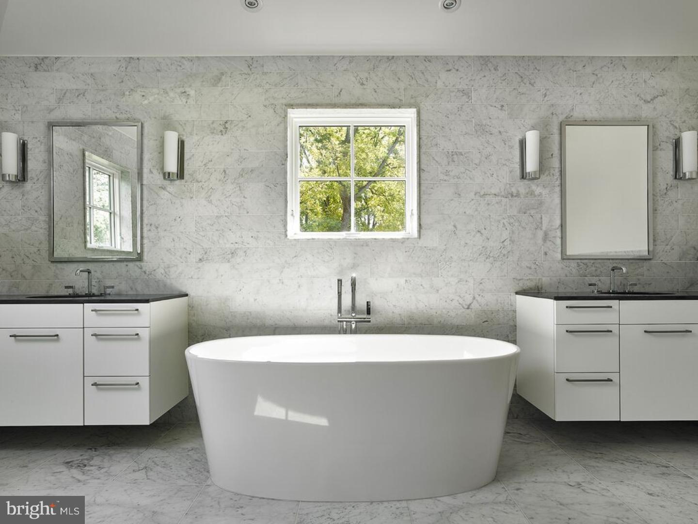 CHESTNUT HILL - Residential