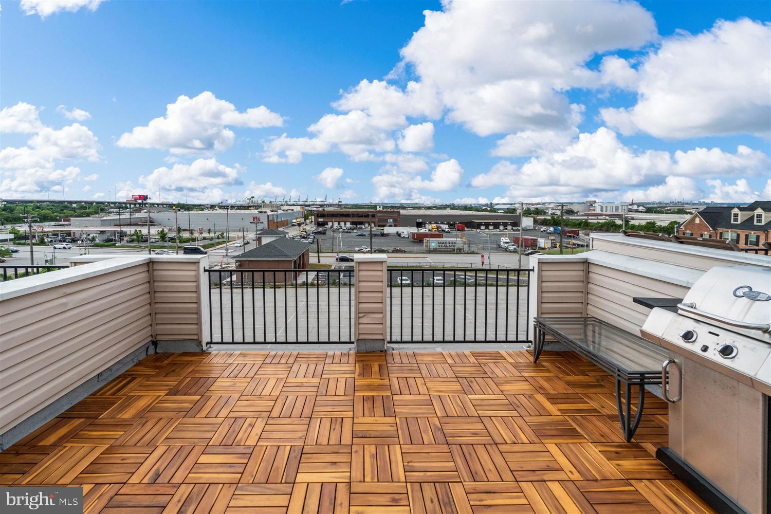 ATHENA SQUARE - Residential