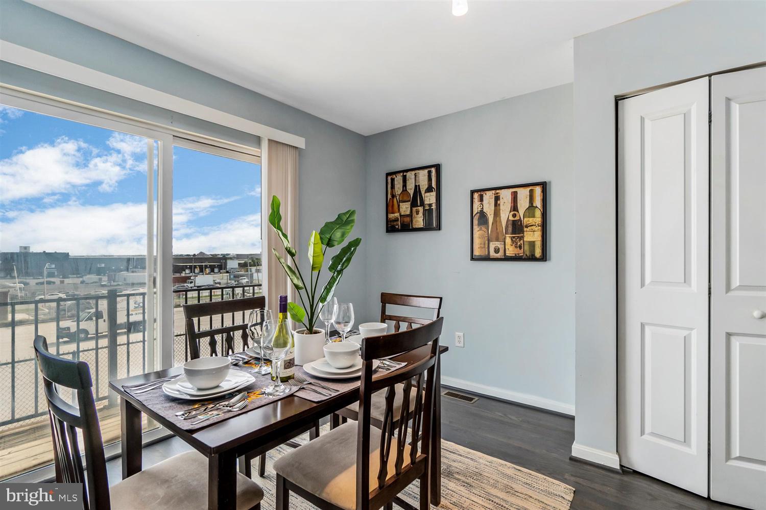 ATHENA SQUARE - Residential