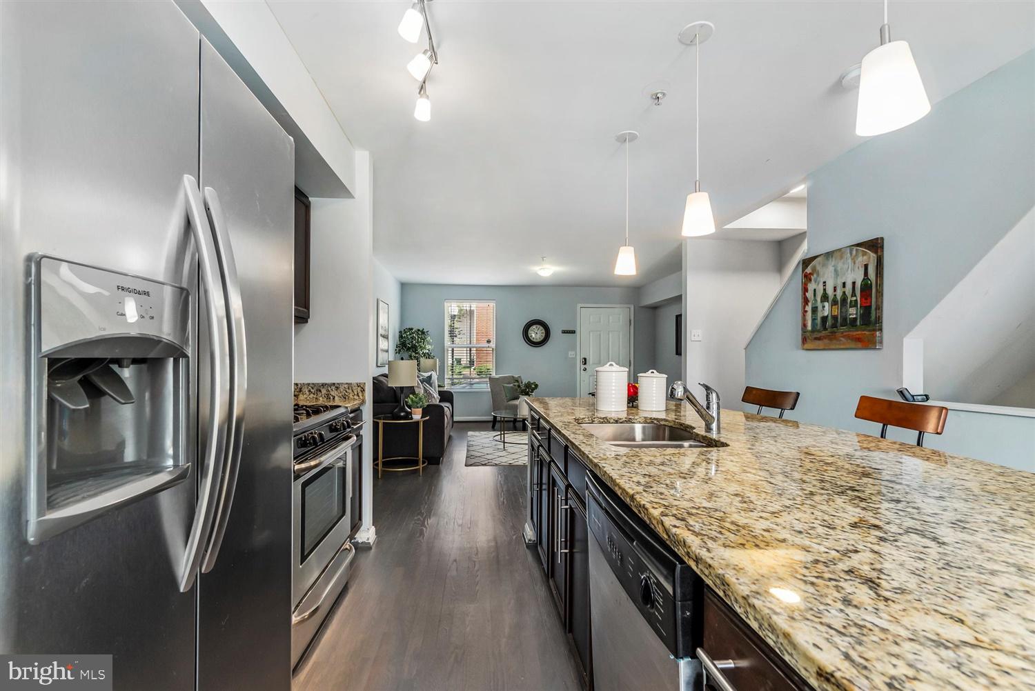 ATHENA SQUARE - Residential