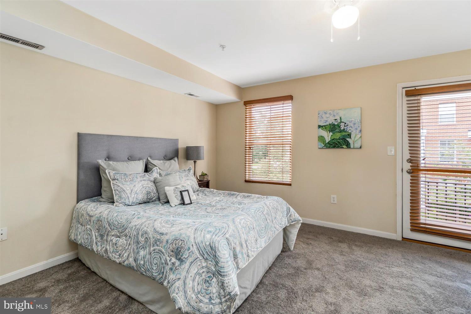 ATHENA SQUARE - Residential