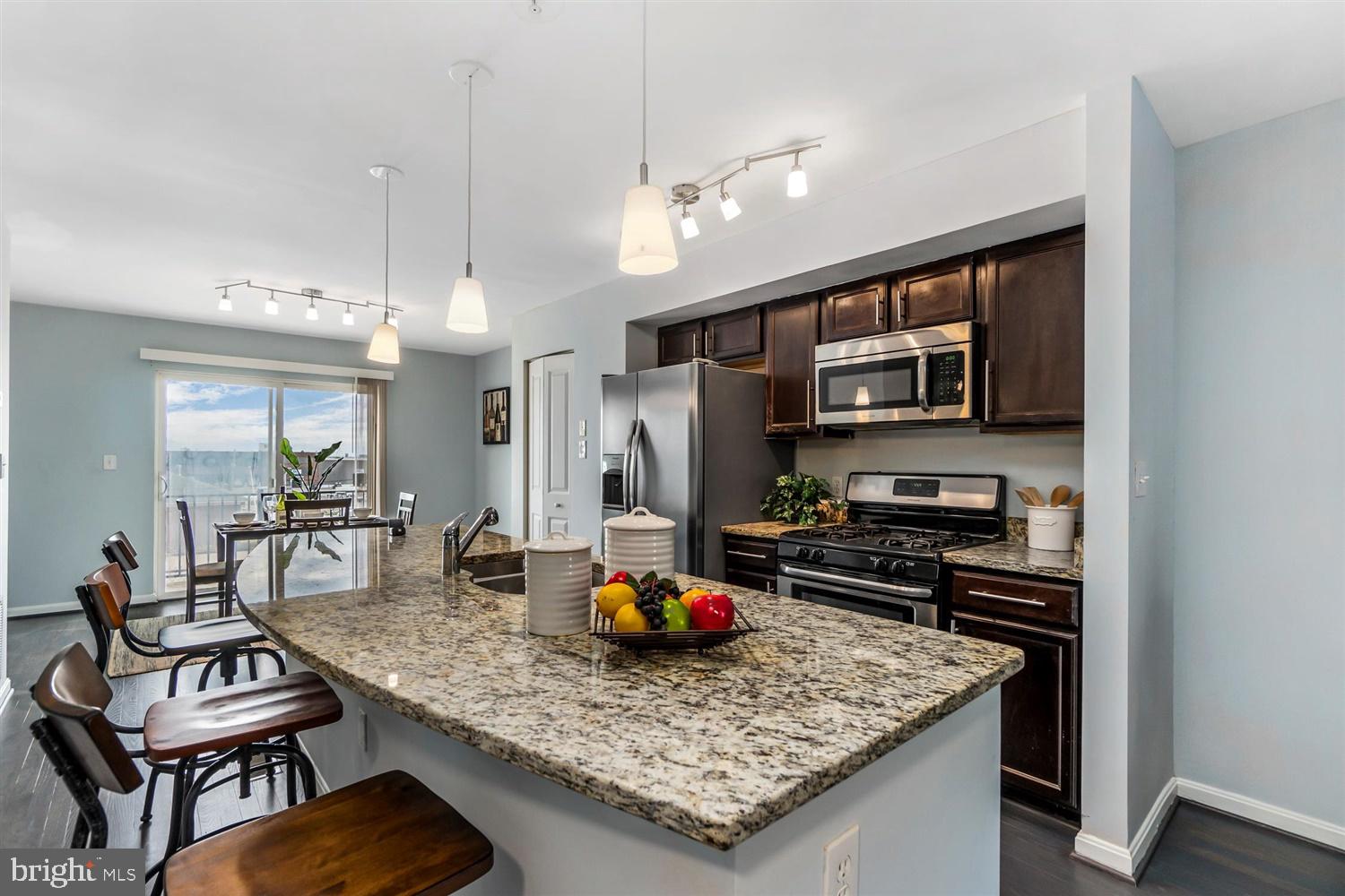 ATHENA SQUARE - Residential