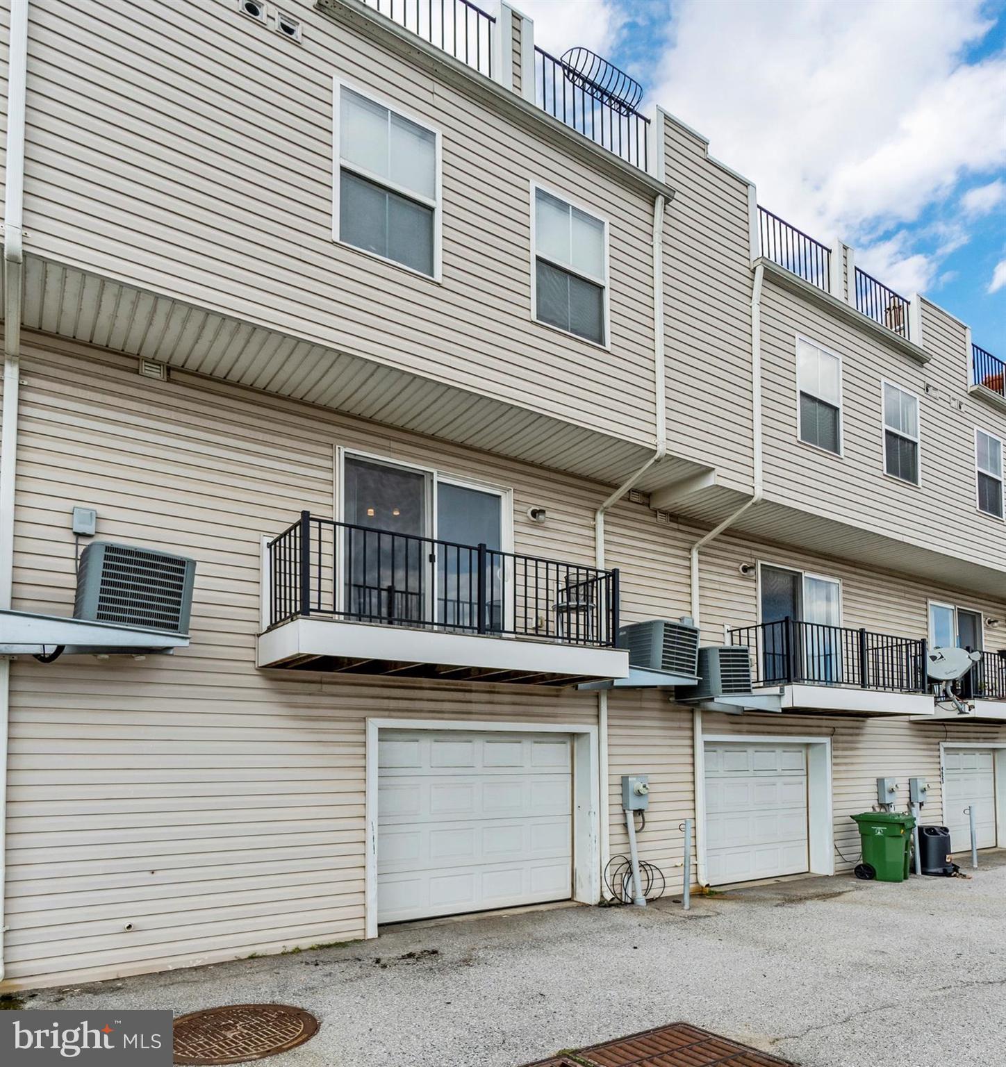 ATHENA SQUARE - Residential