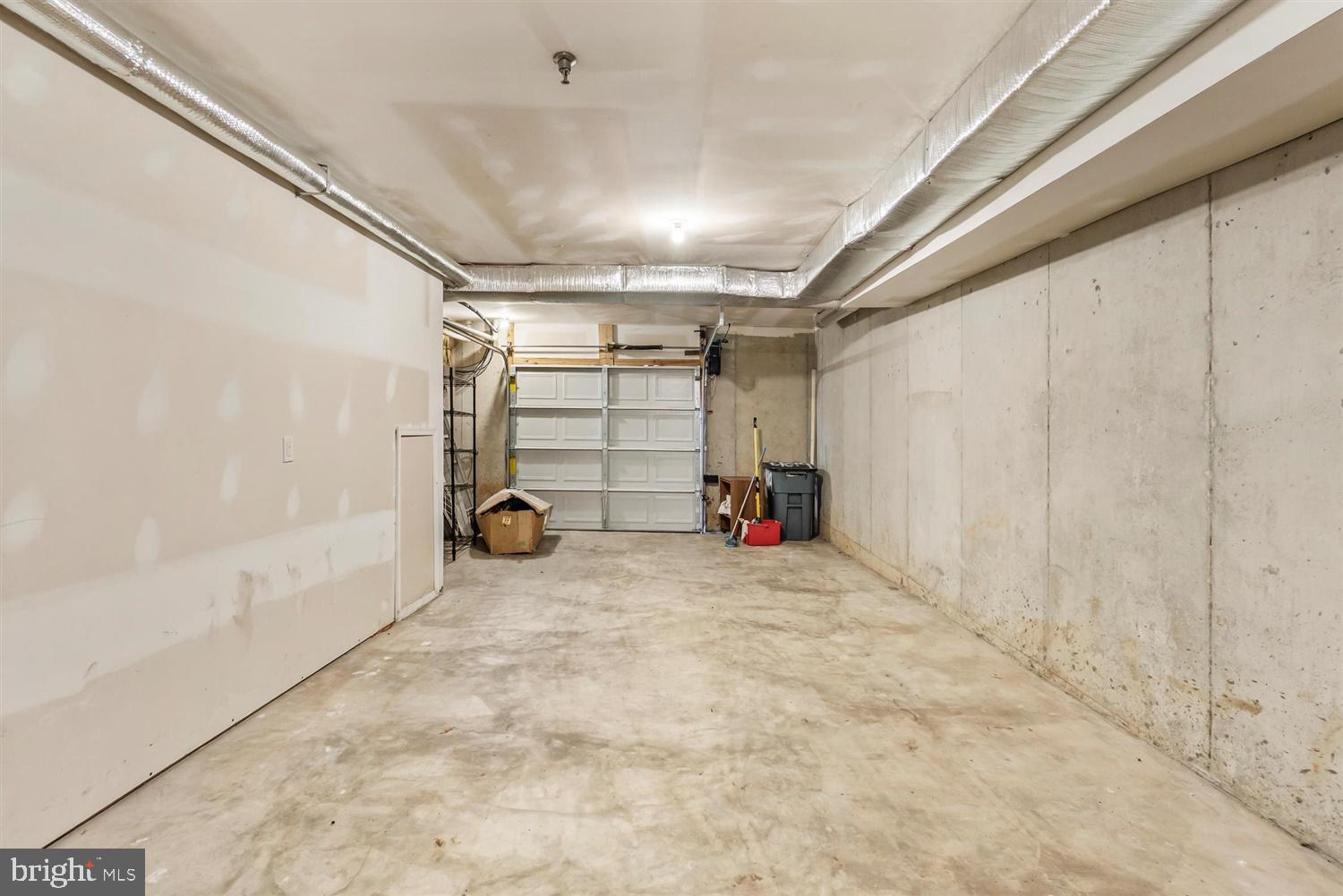 ATHENA SQUARE - Residential