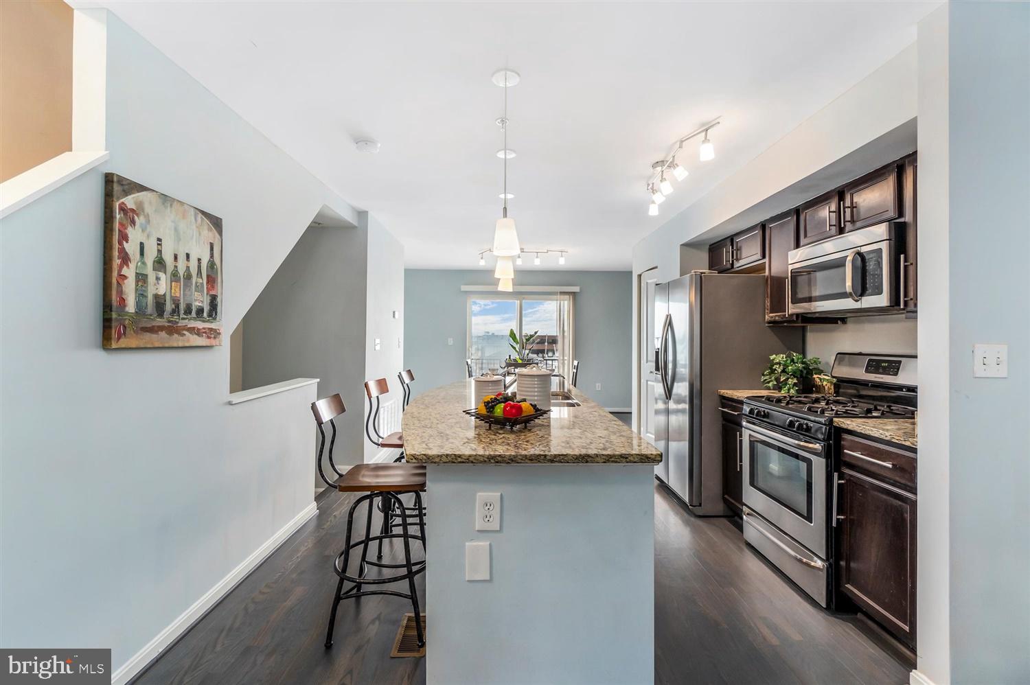 ATHENA SQUARE - Residential