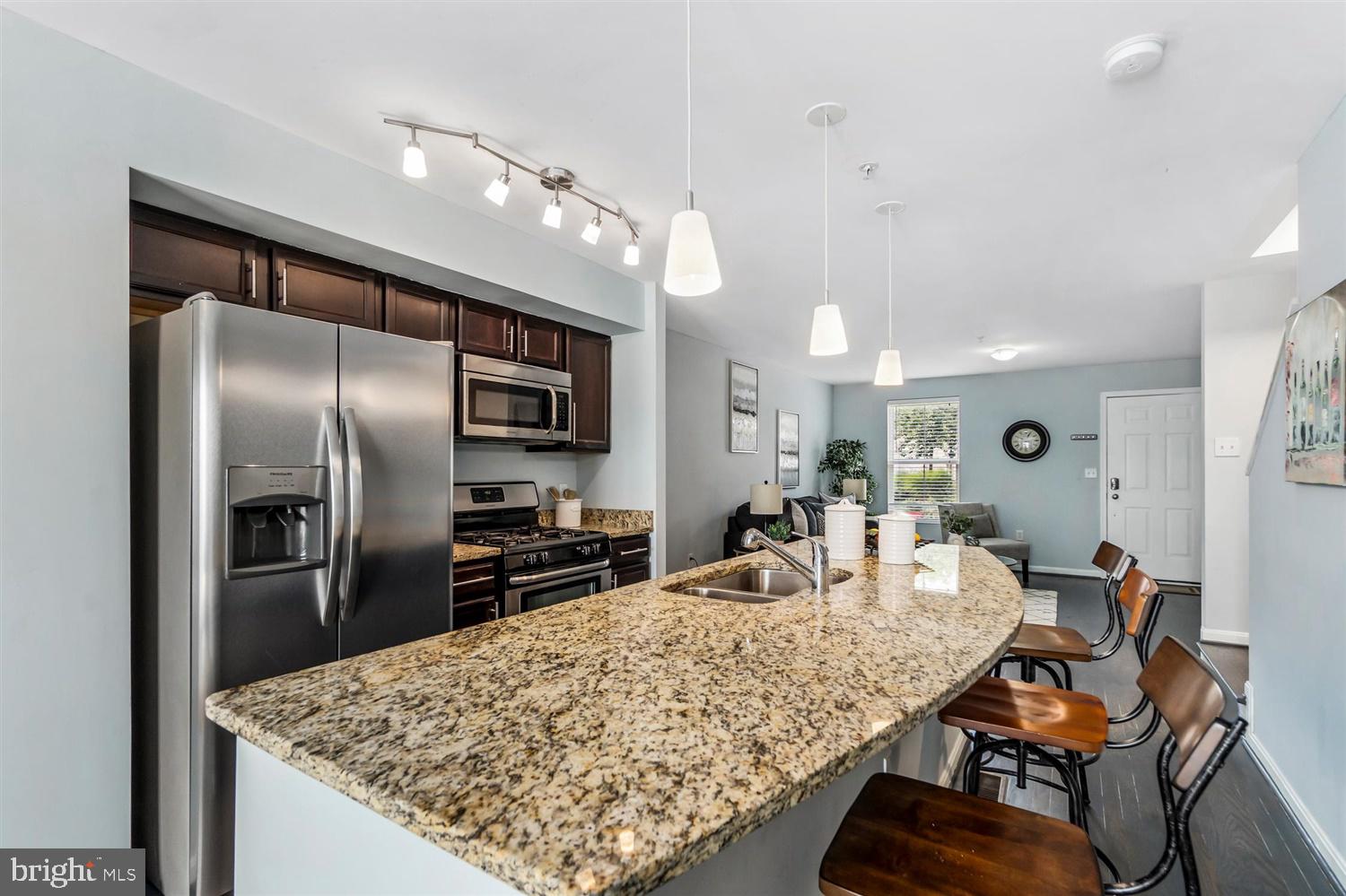 ATHENA SQUARE - Residential