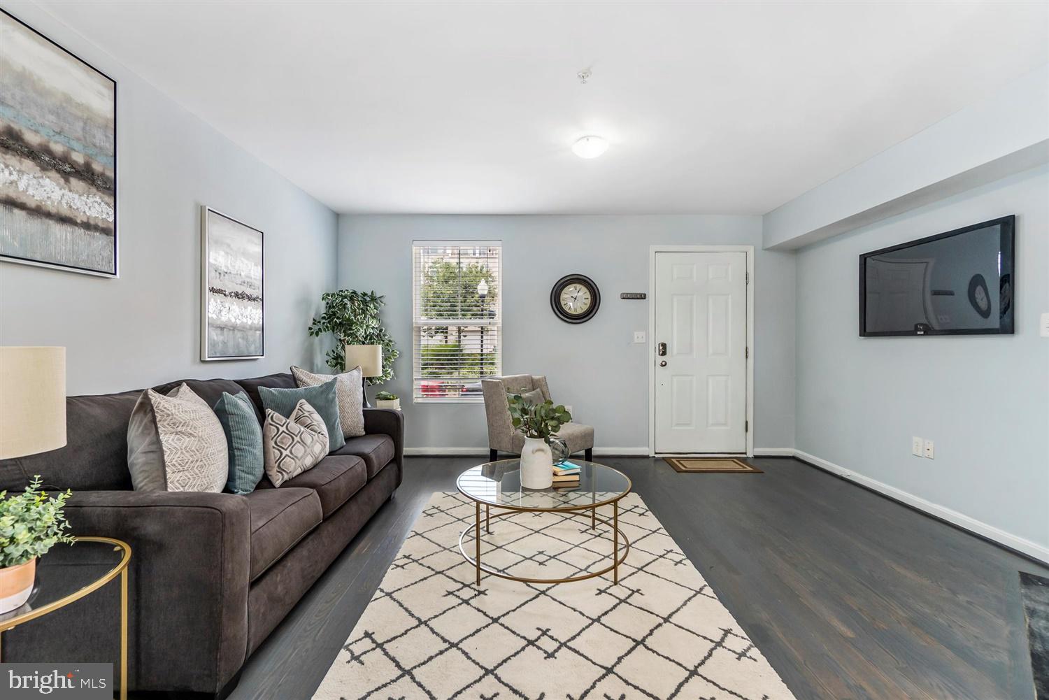 ATHENA SQUARE - Residential