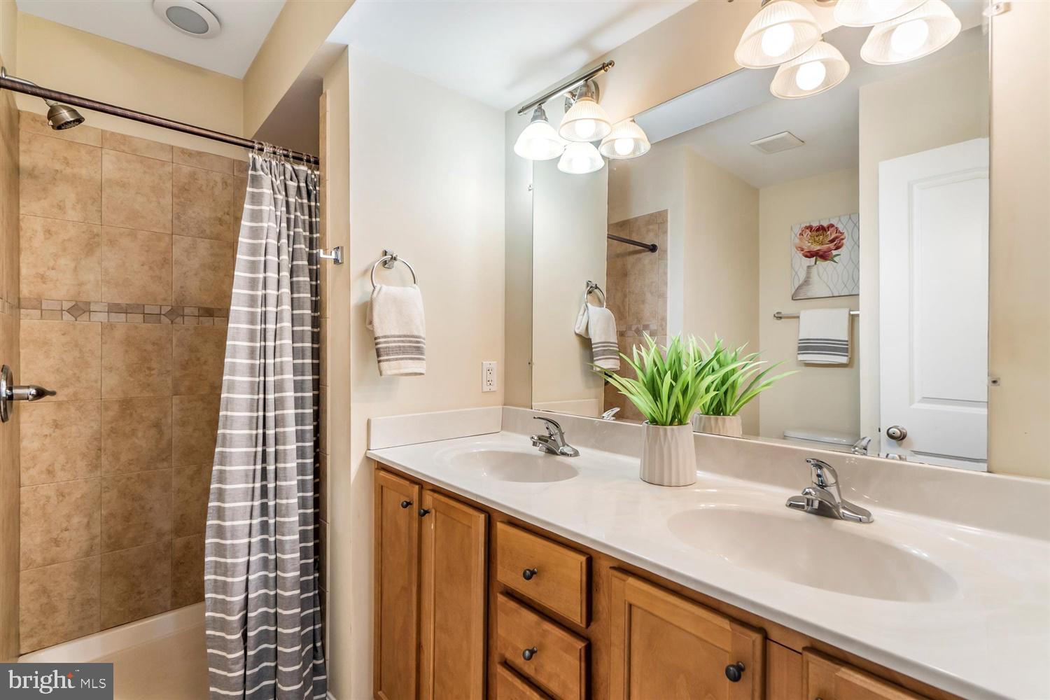 ATHENA SQUARE - Residential