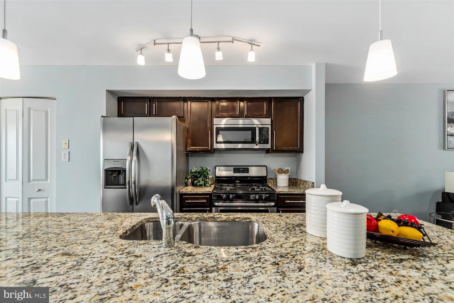 ATHENA SQUARE - Residential