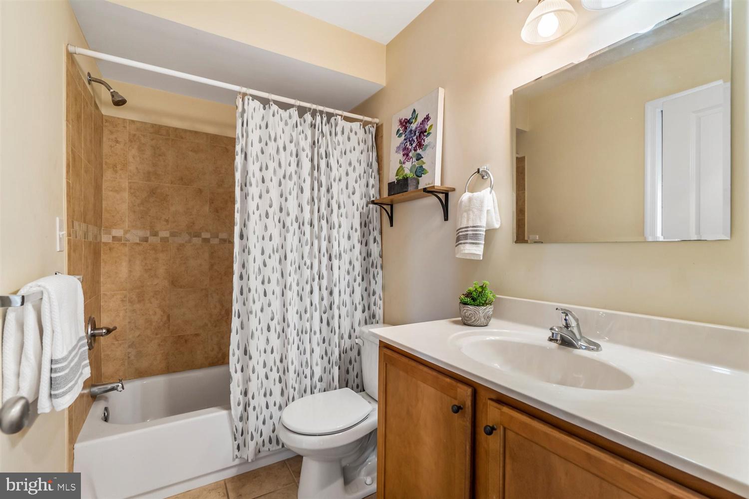 ATHENA SQUARE - Residential