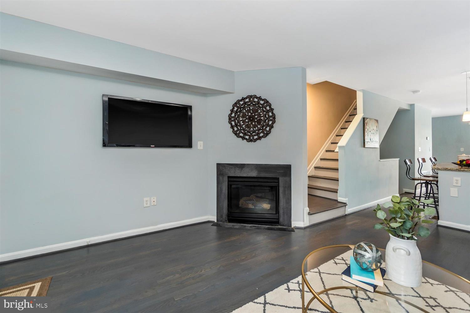 ATHENA SQUARE - Residential