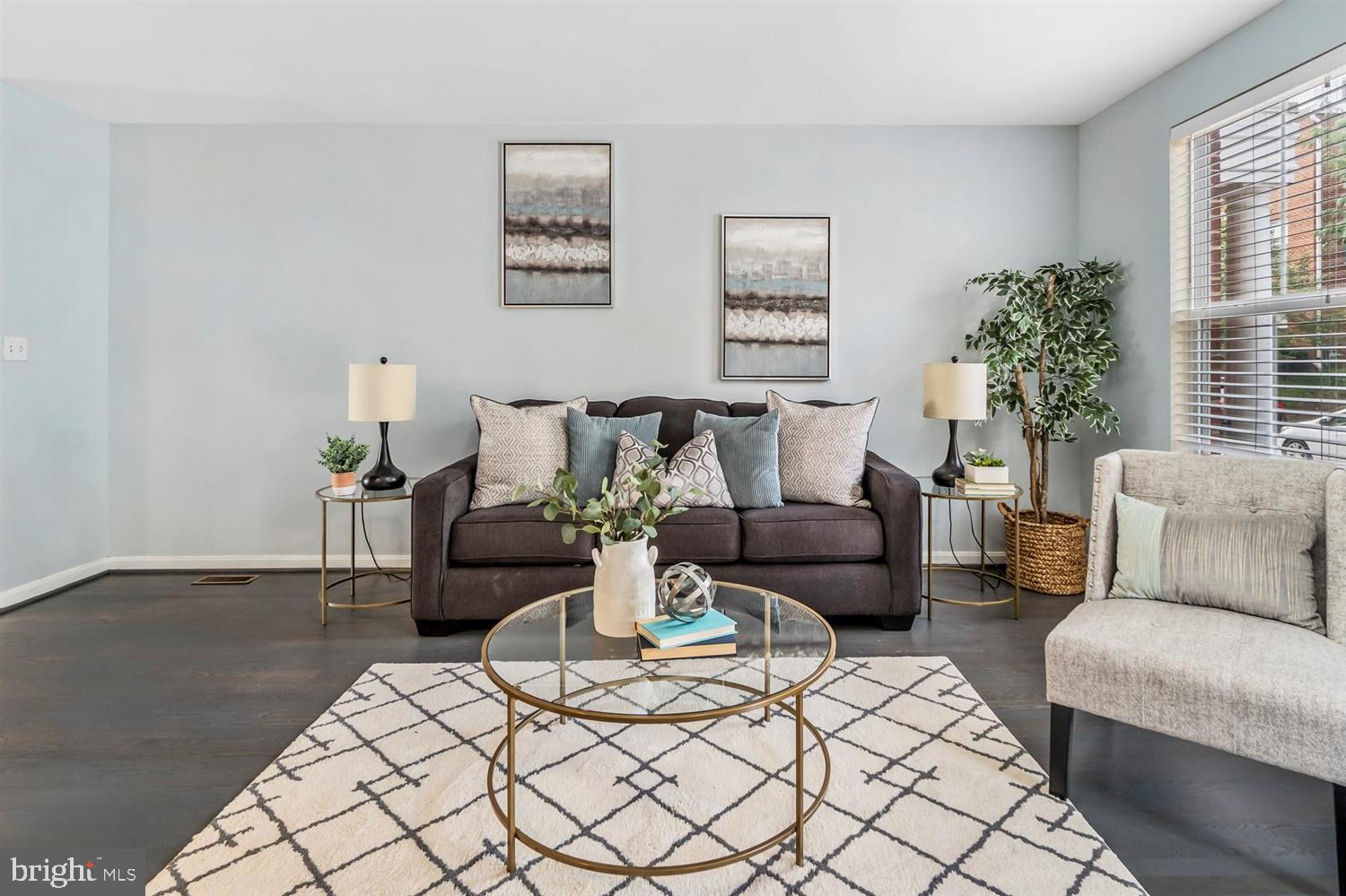 ATHENA SQUARE - Residential