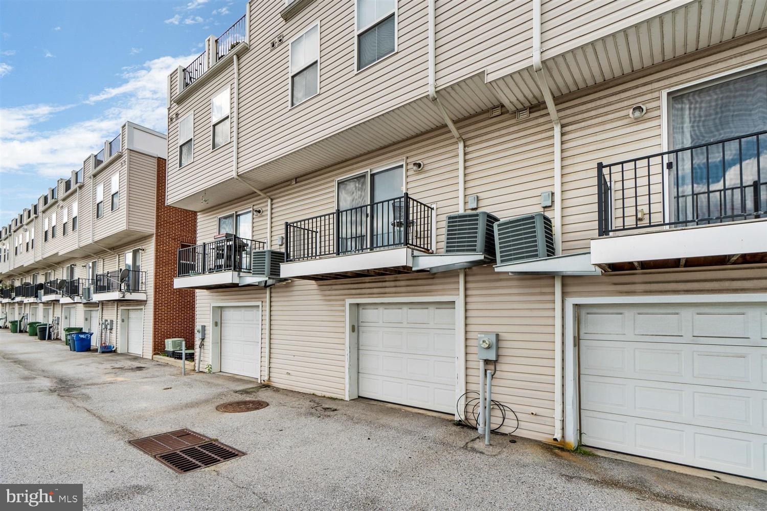 ATHENA SQUARE - Residential