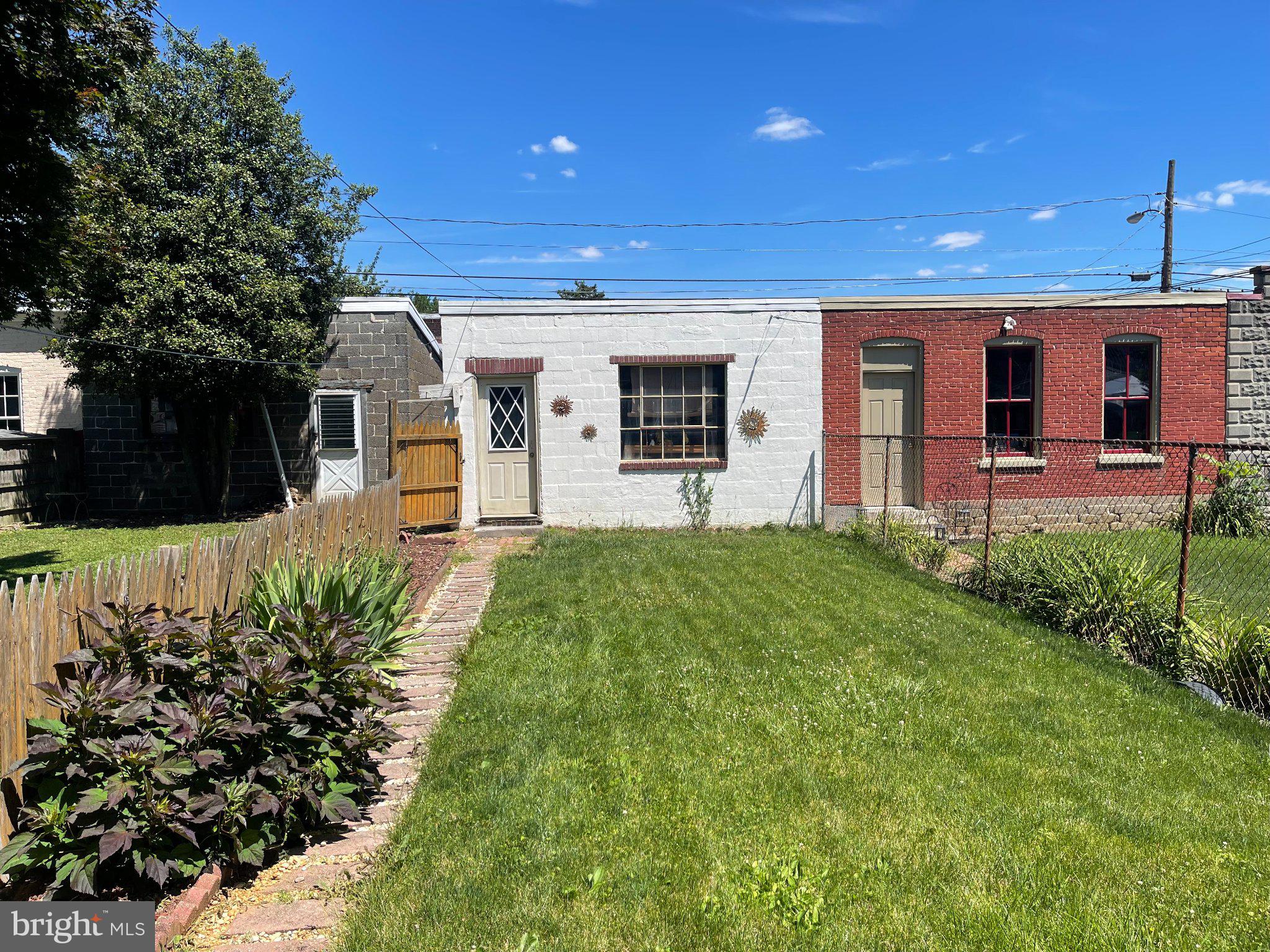 227 E ROSS STREET