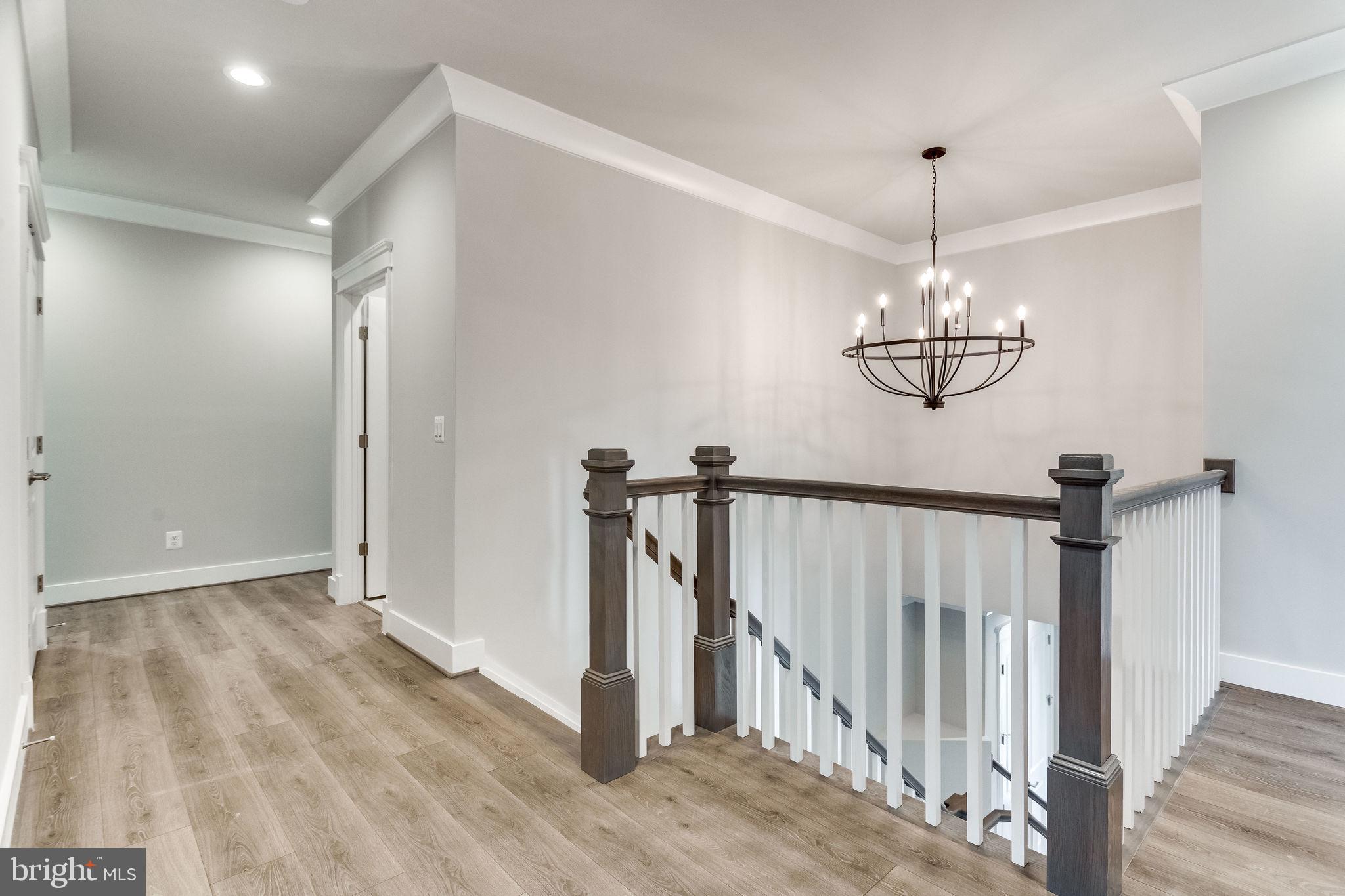 VIENNA WOODS - Residential