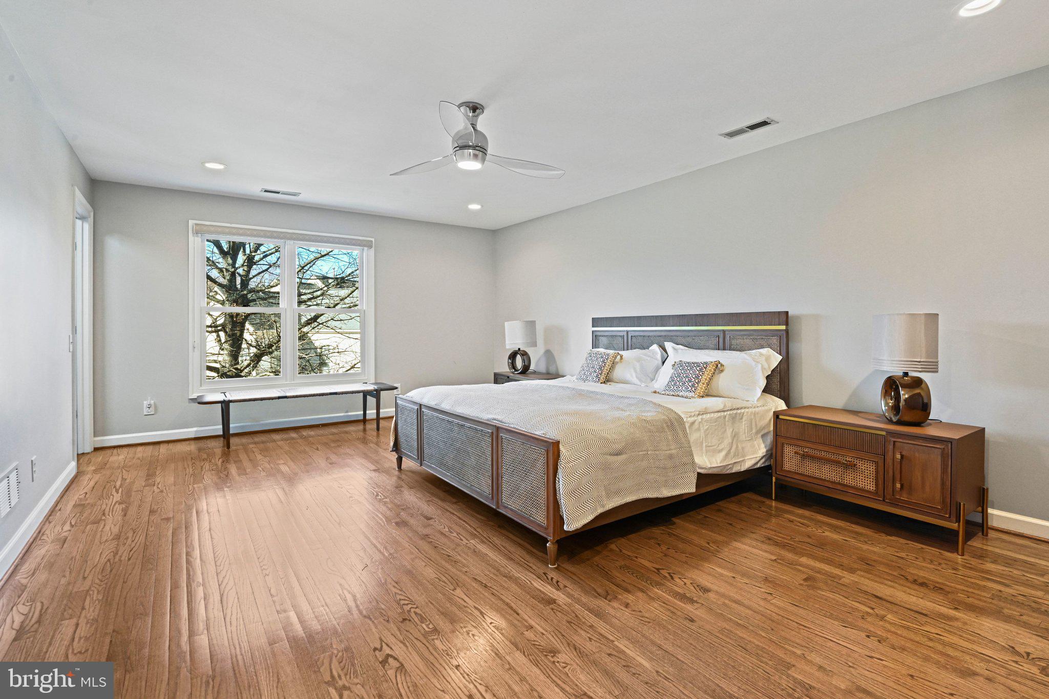 SMC MCLEAN - Residential