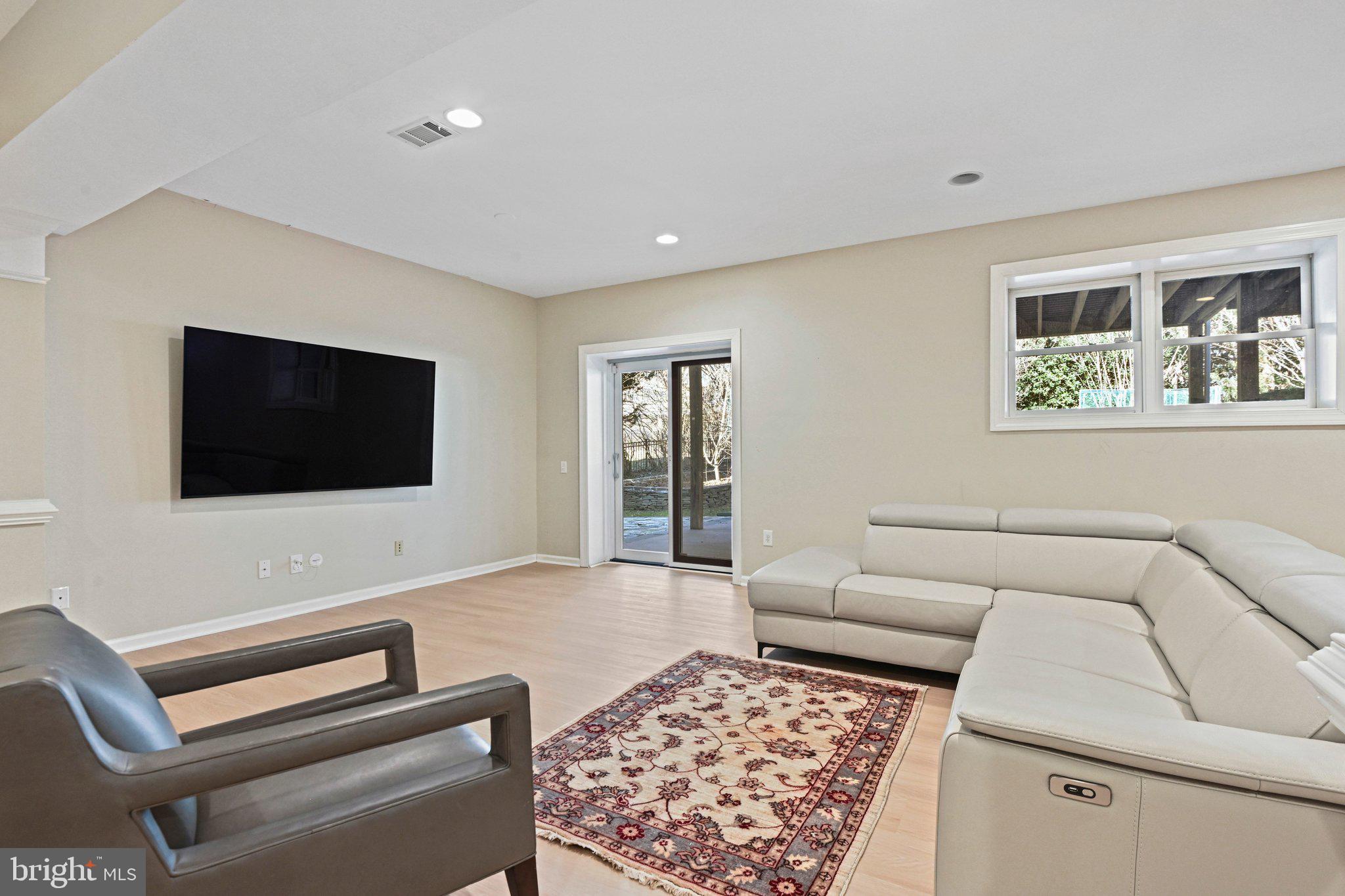 SMC MCLEAN - Residential