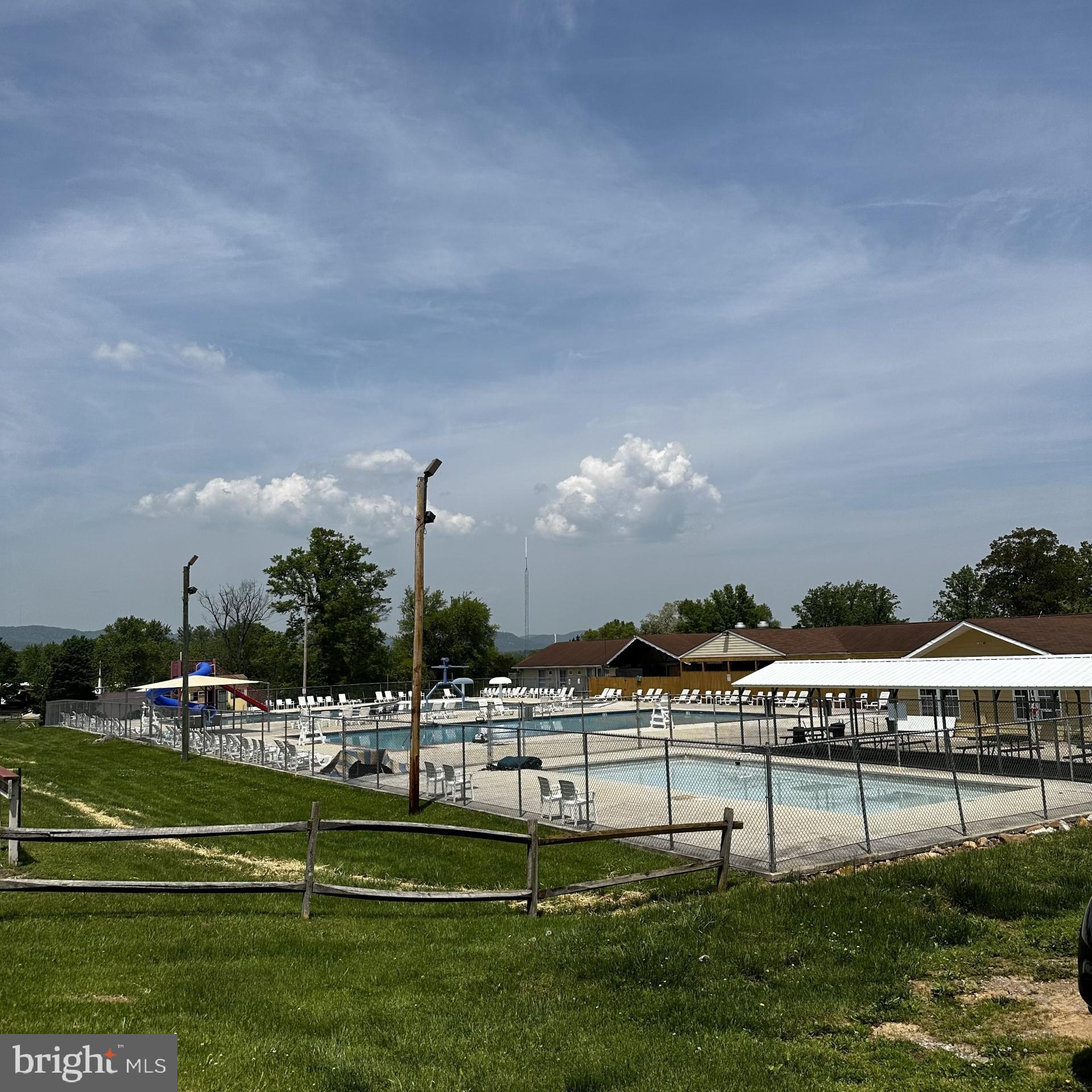 RIVER BEND - Residential