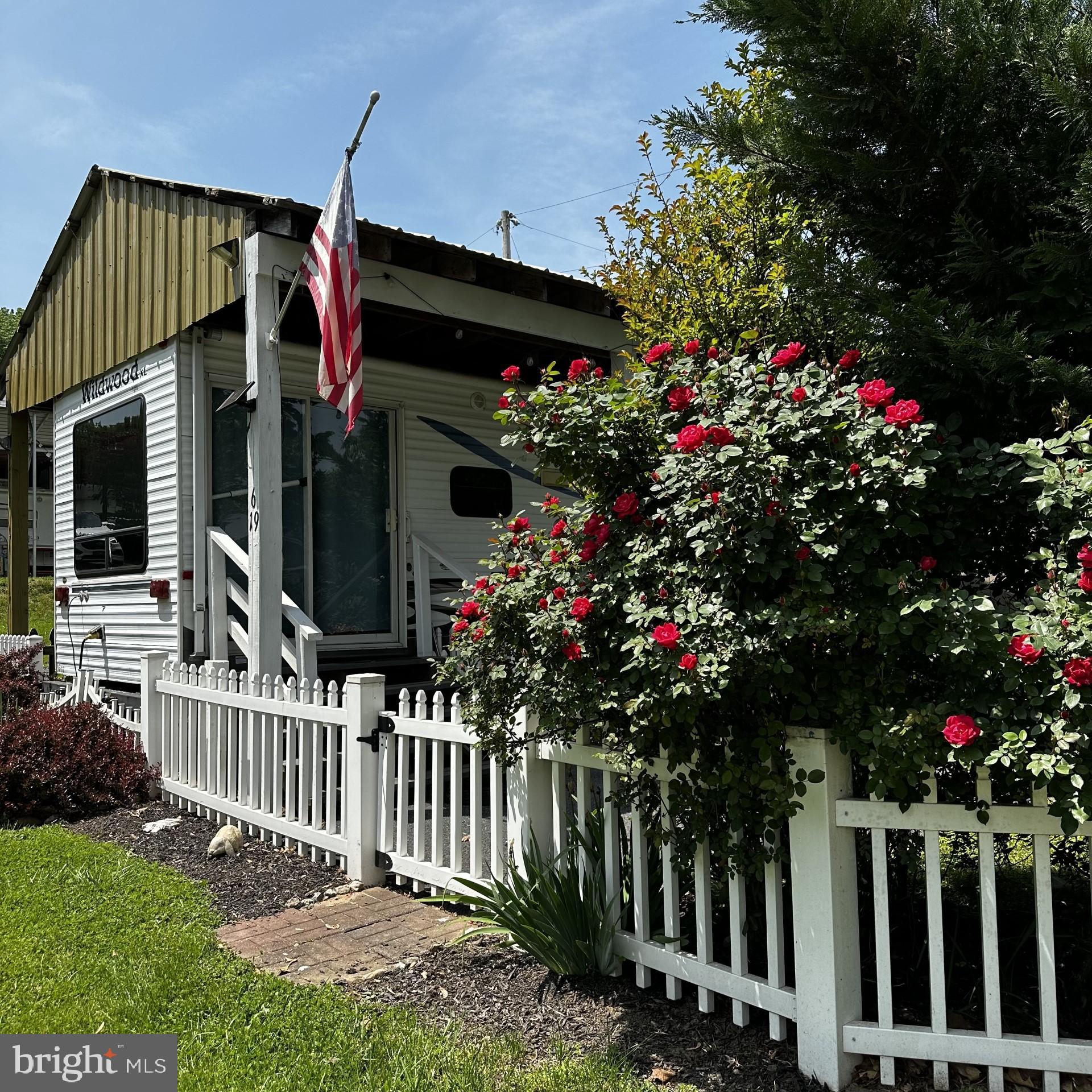 RIVER BEND - Residential