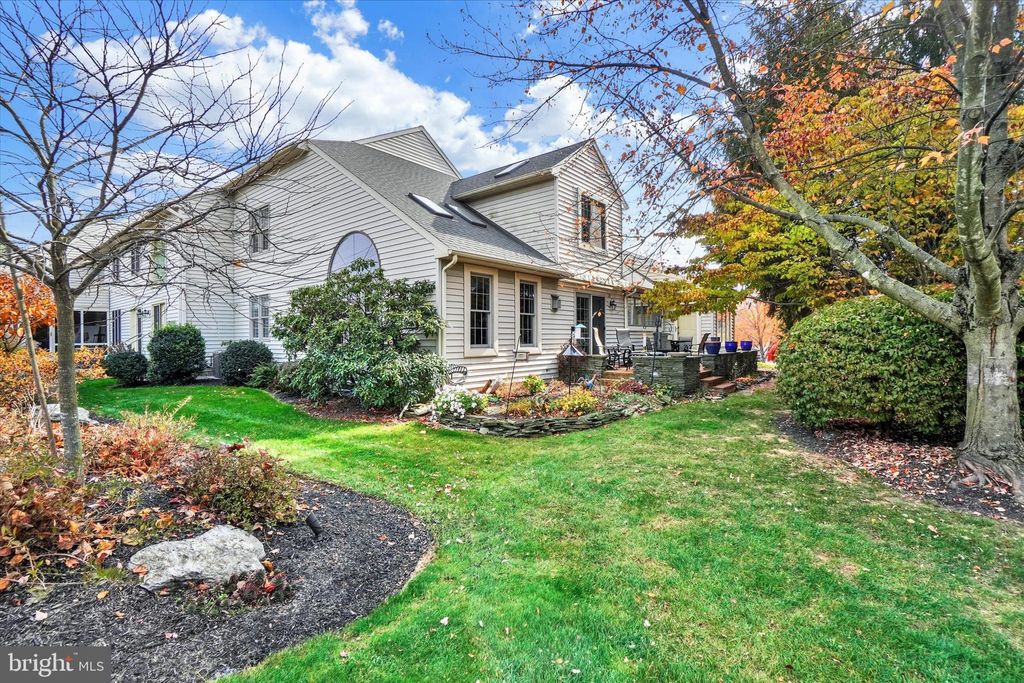 Photo of 28 Shybrook Court, Elizabethtown, PA 17022 (MLS # PALA2042996)