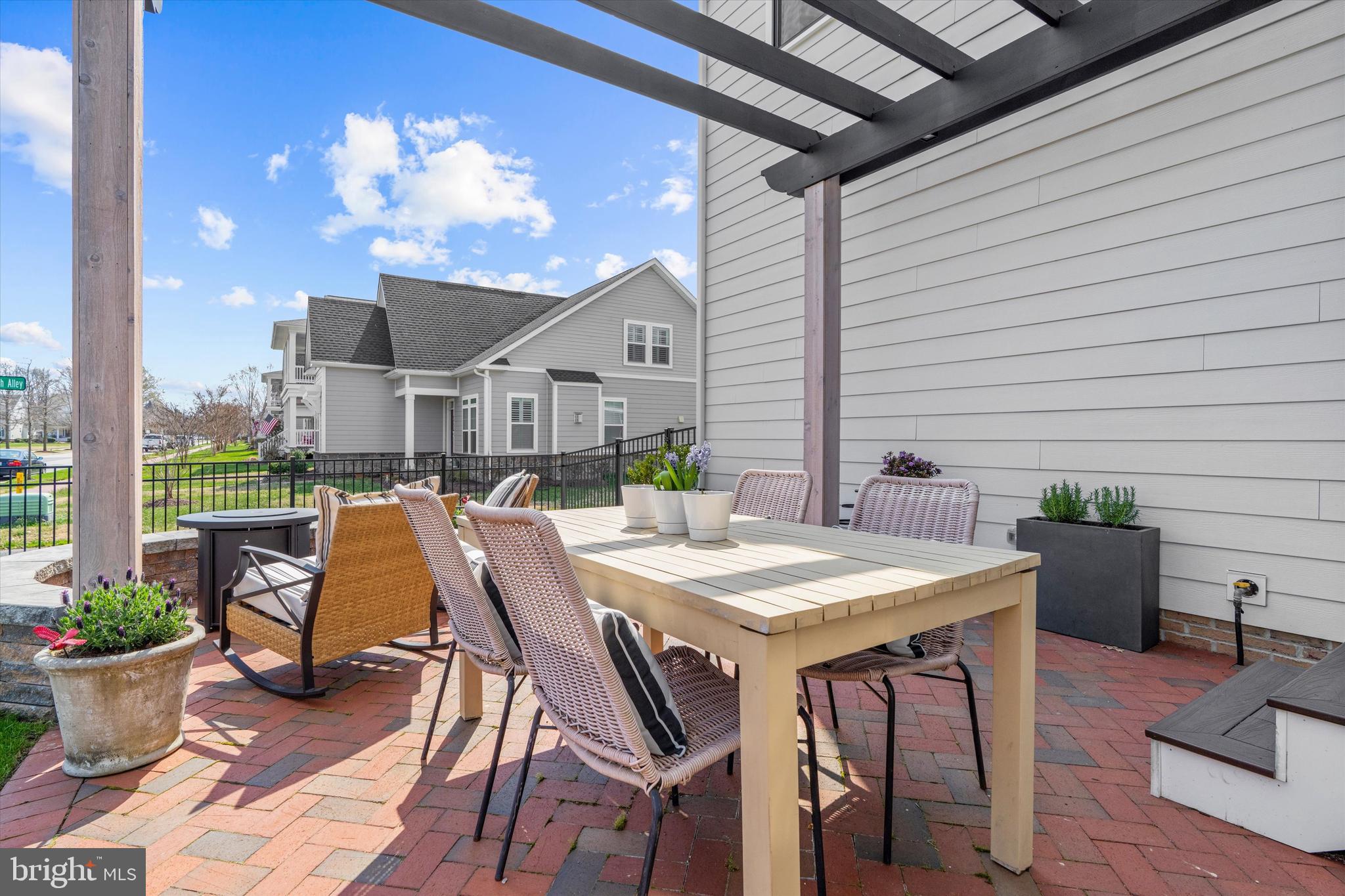 EASTON VILLAGE - Residential