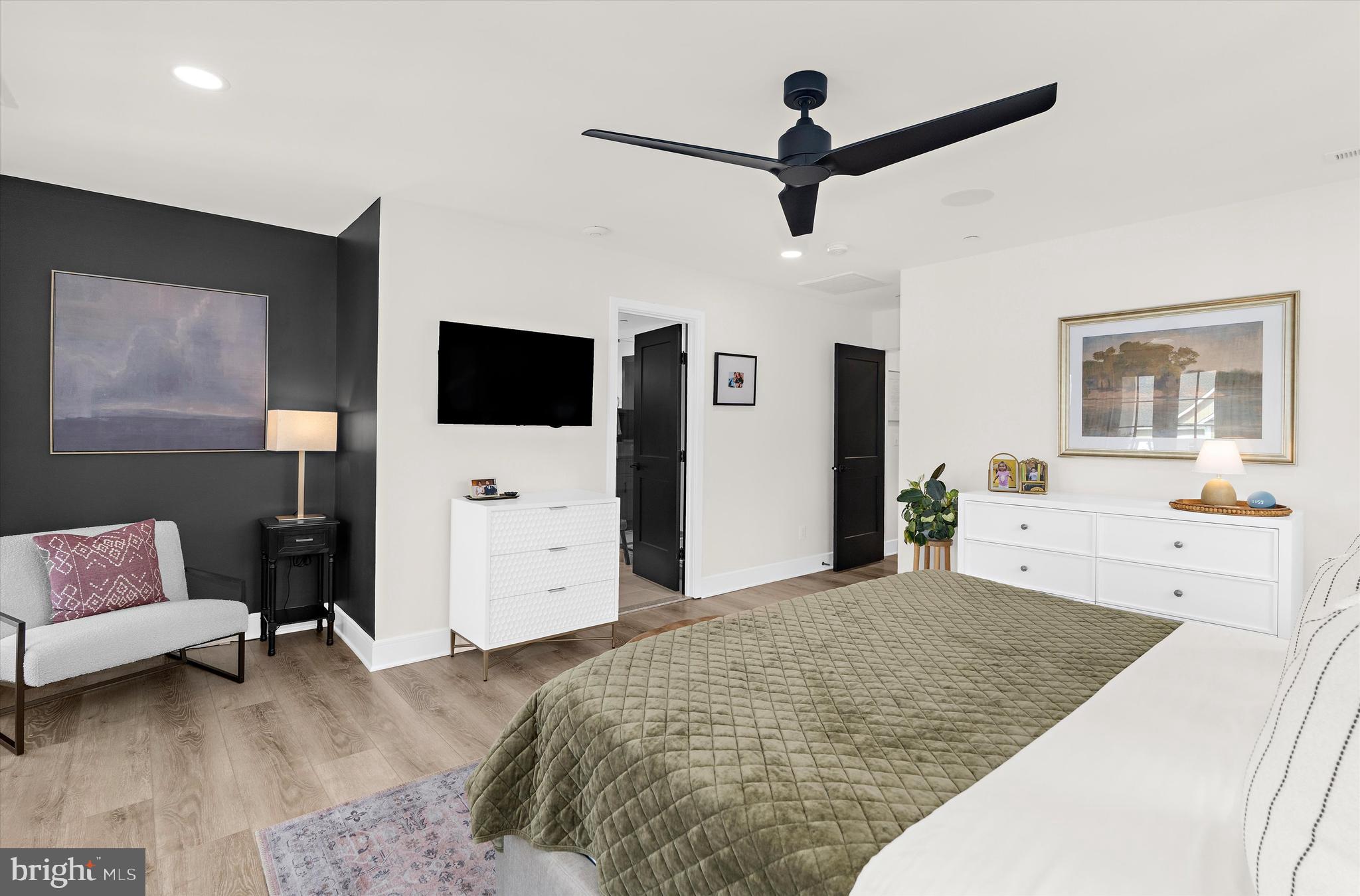 EASTON VILLAGE - Residential