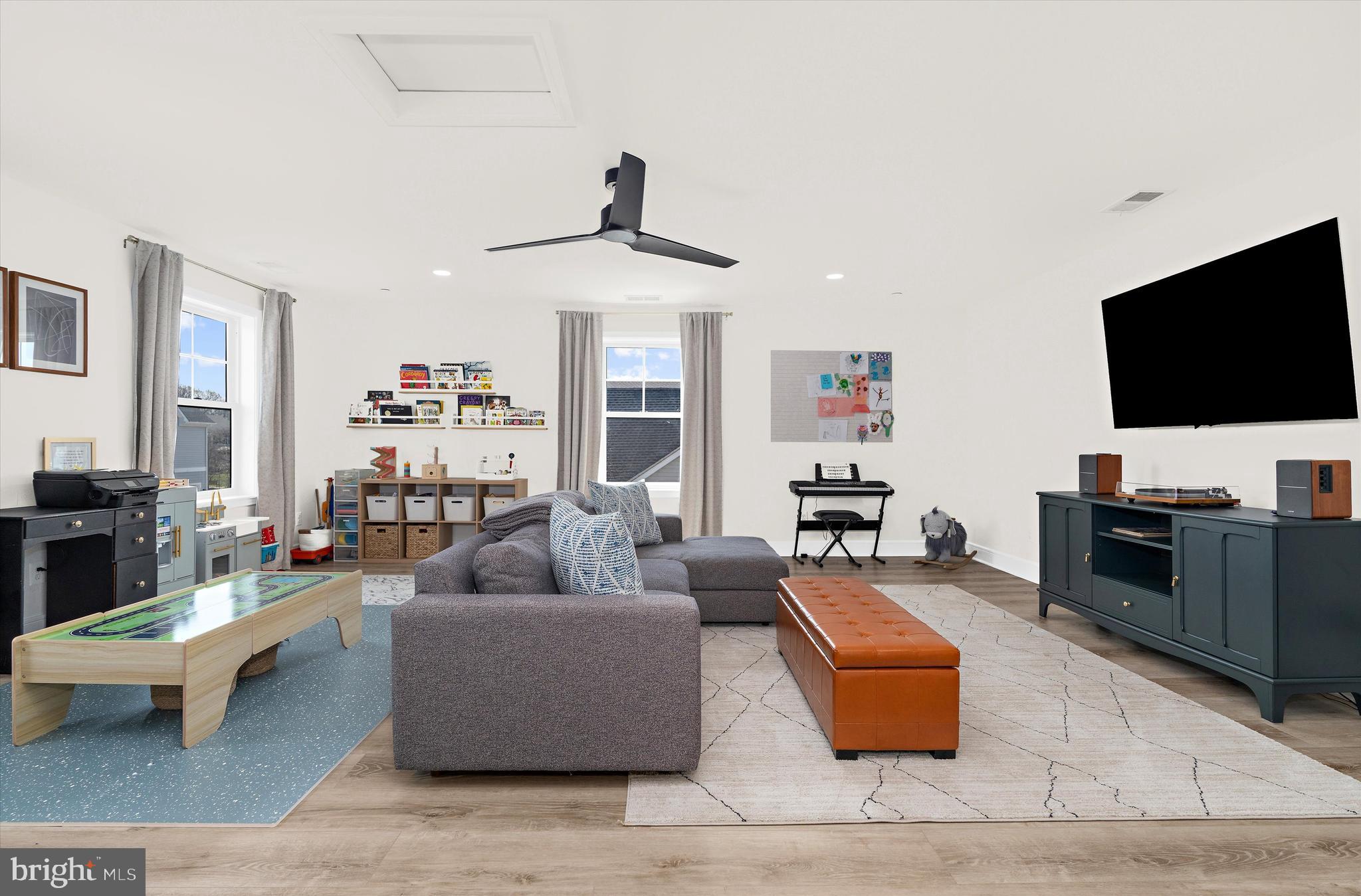 EASTON VILLAGE - Residential