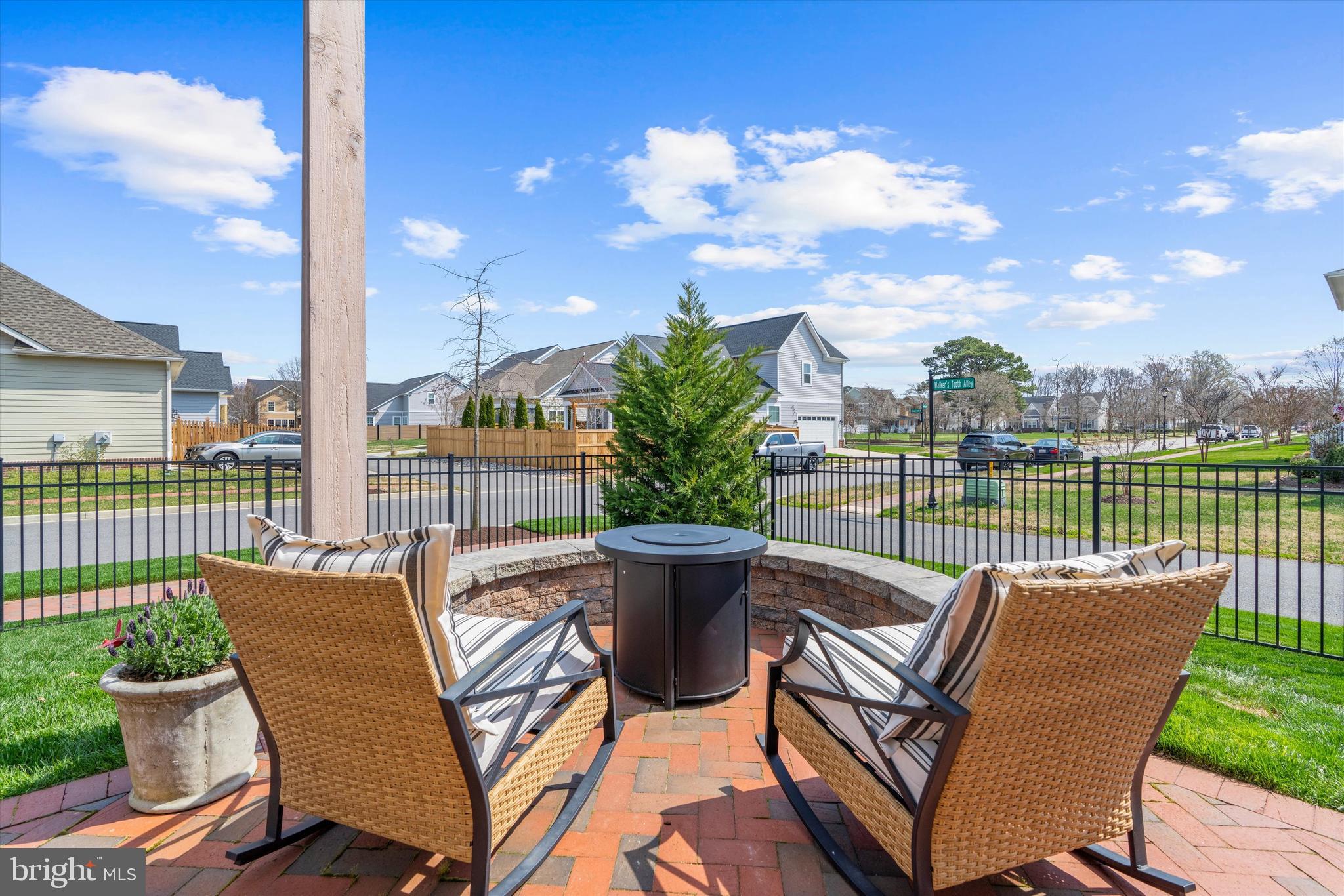 EASTON VILLAGE - Residential