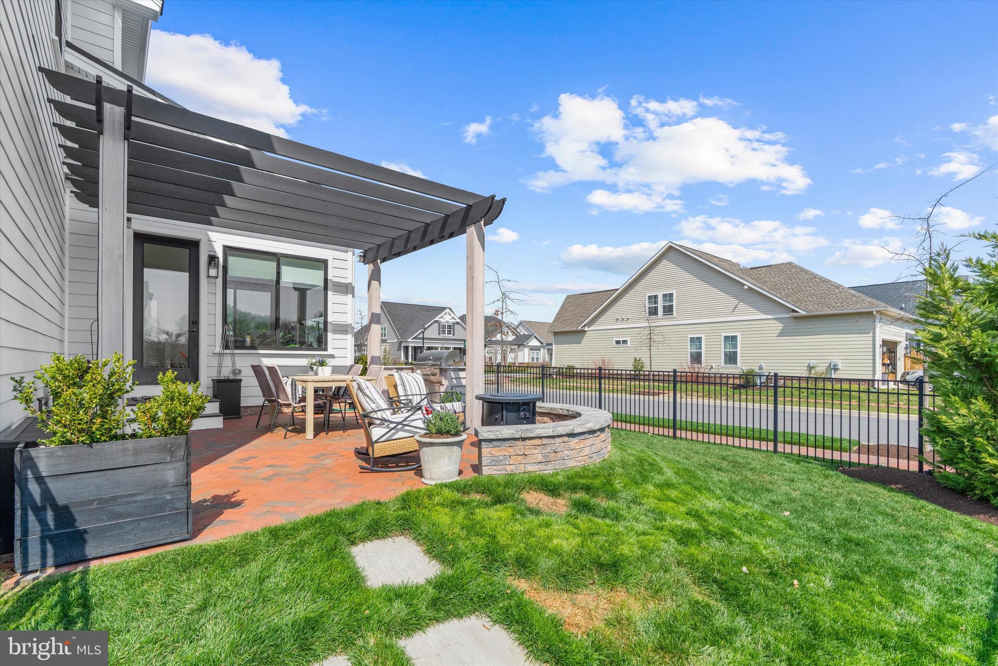 EASTON VILLAGE - Residential