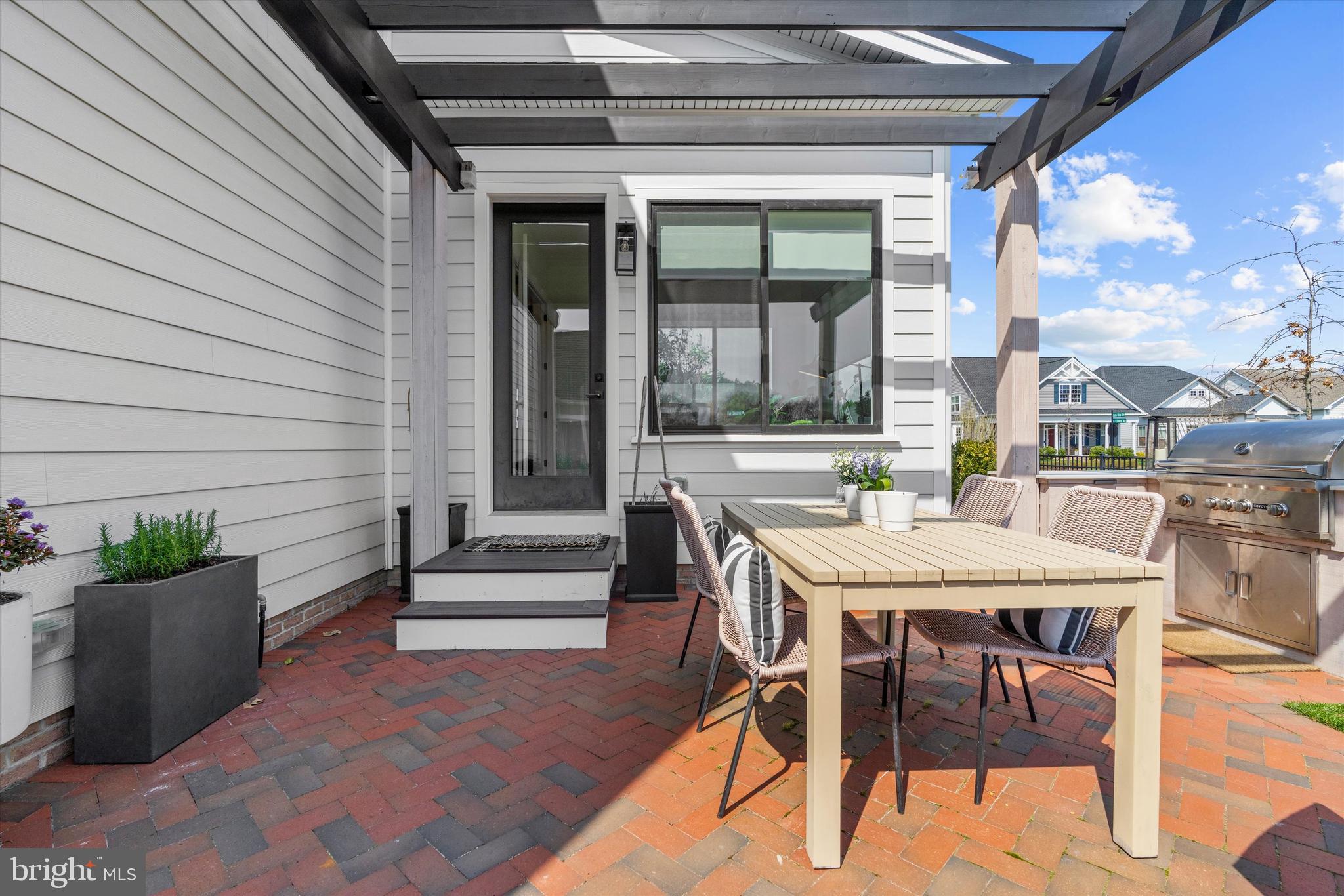 EASTON VILLAGE - Residential