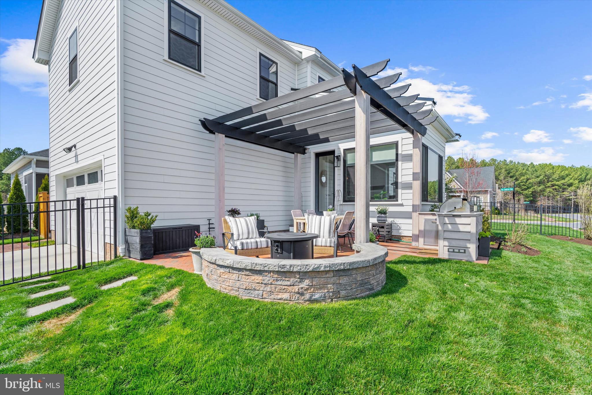 EASTON VILLAGE - Residential