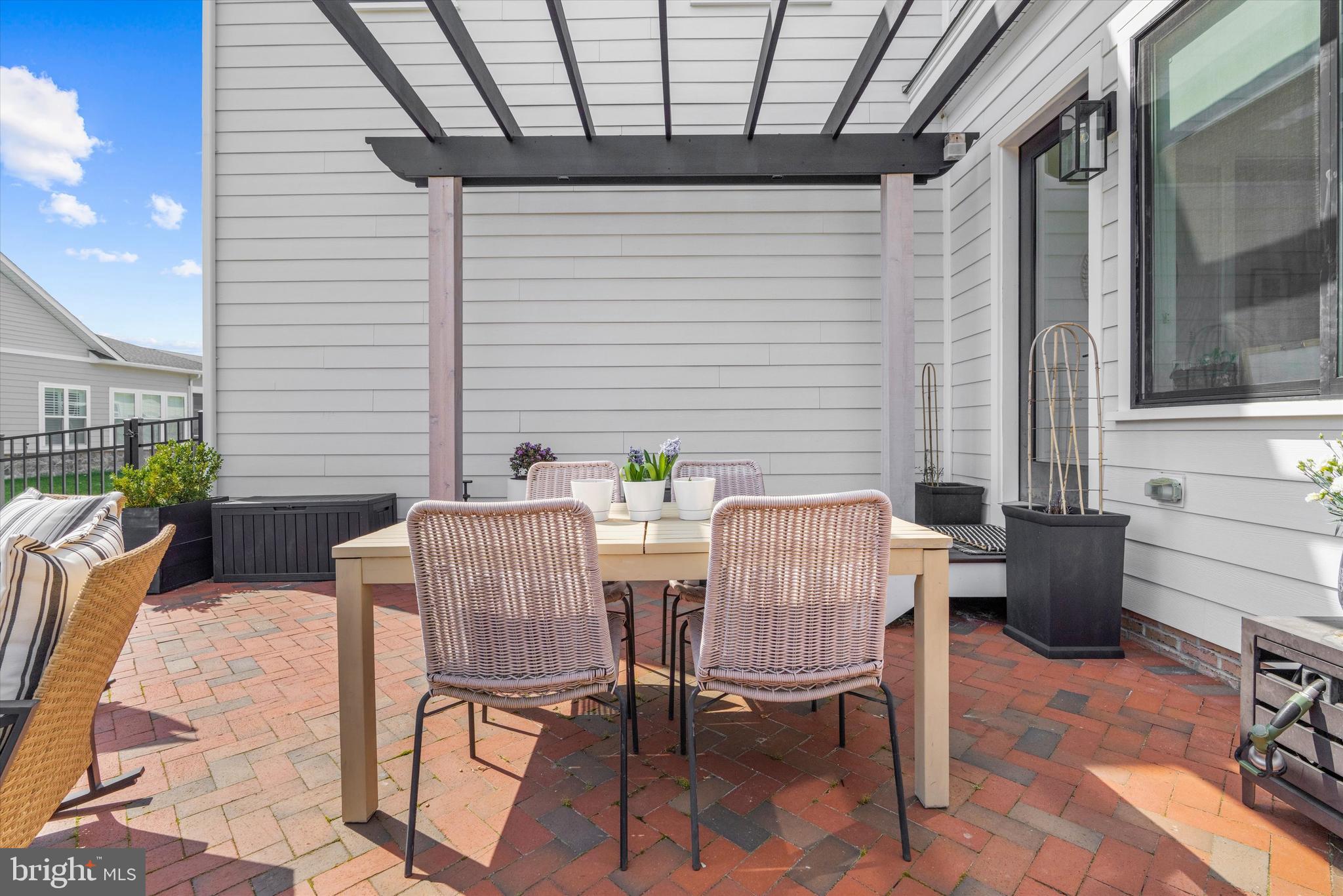 EASTON VILLAGE - Residential