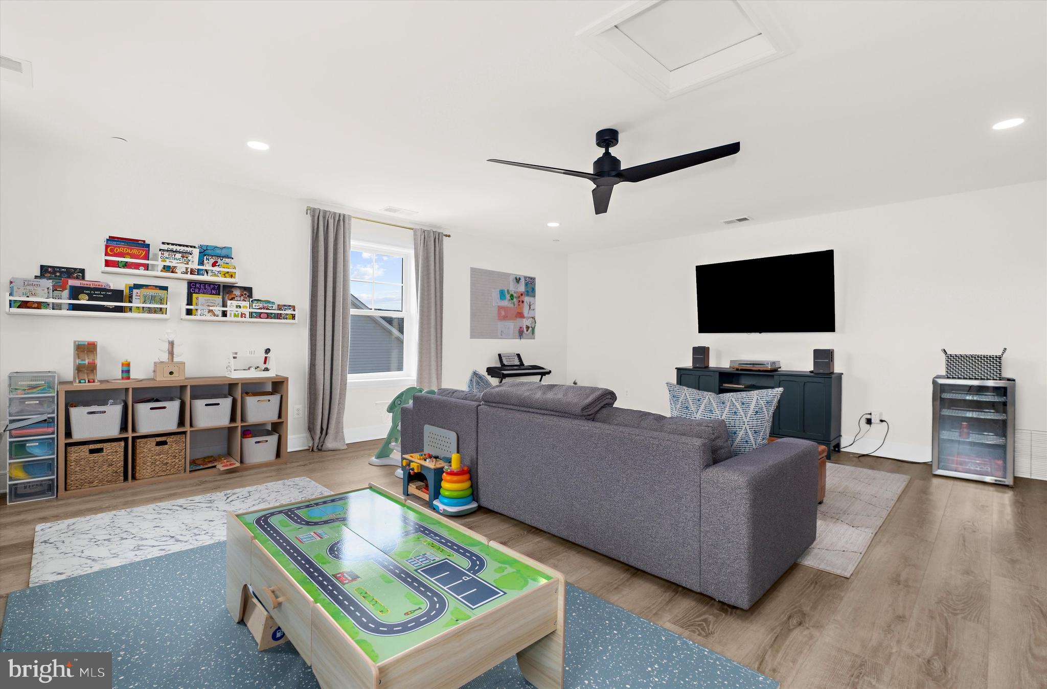 EASTON VILLAGE - Residential