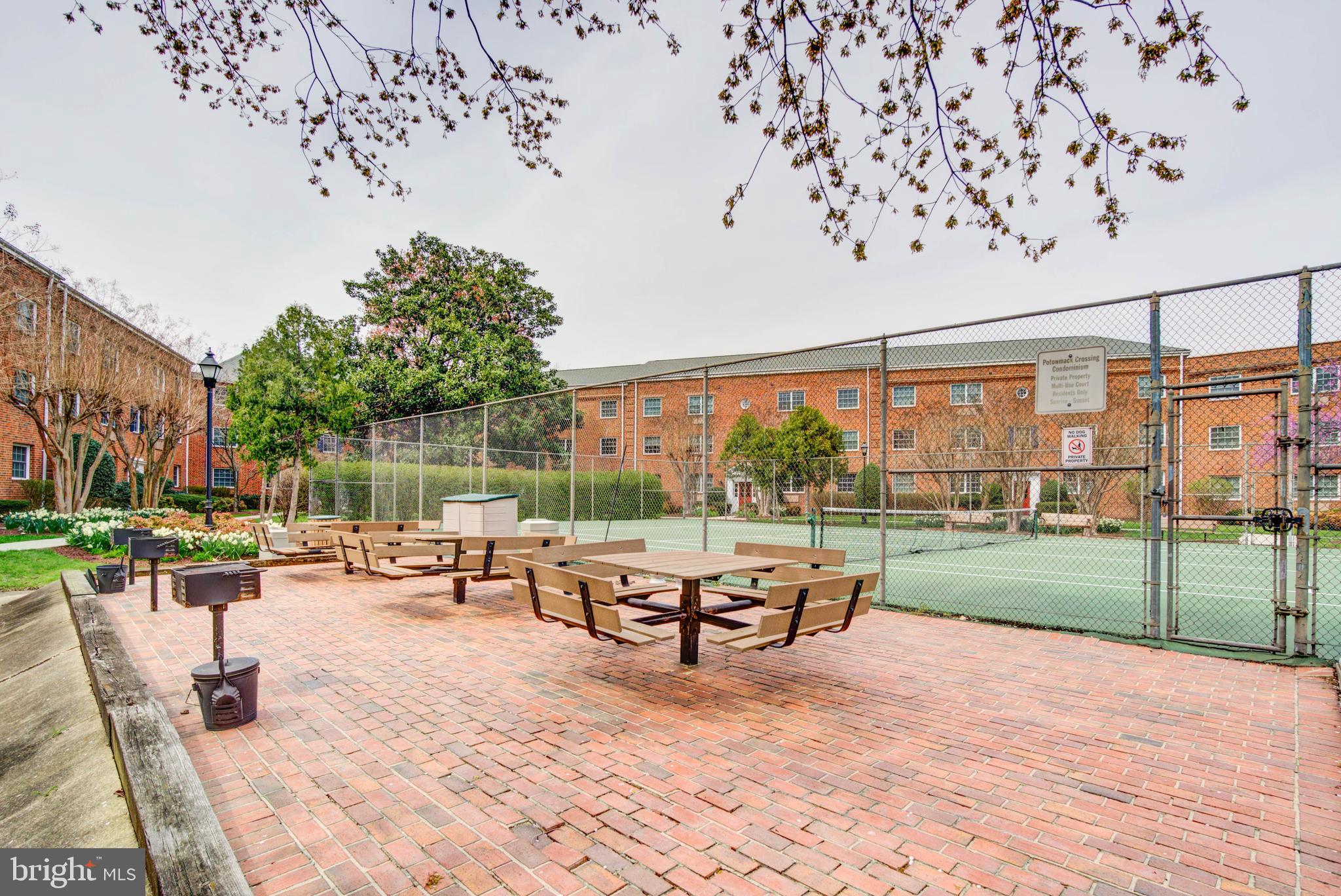 POTOWMACK CROSSING - Residential