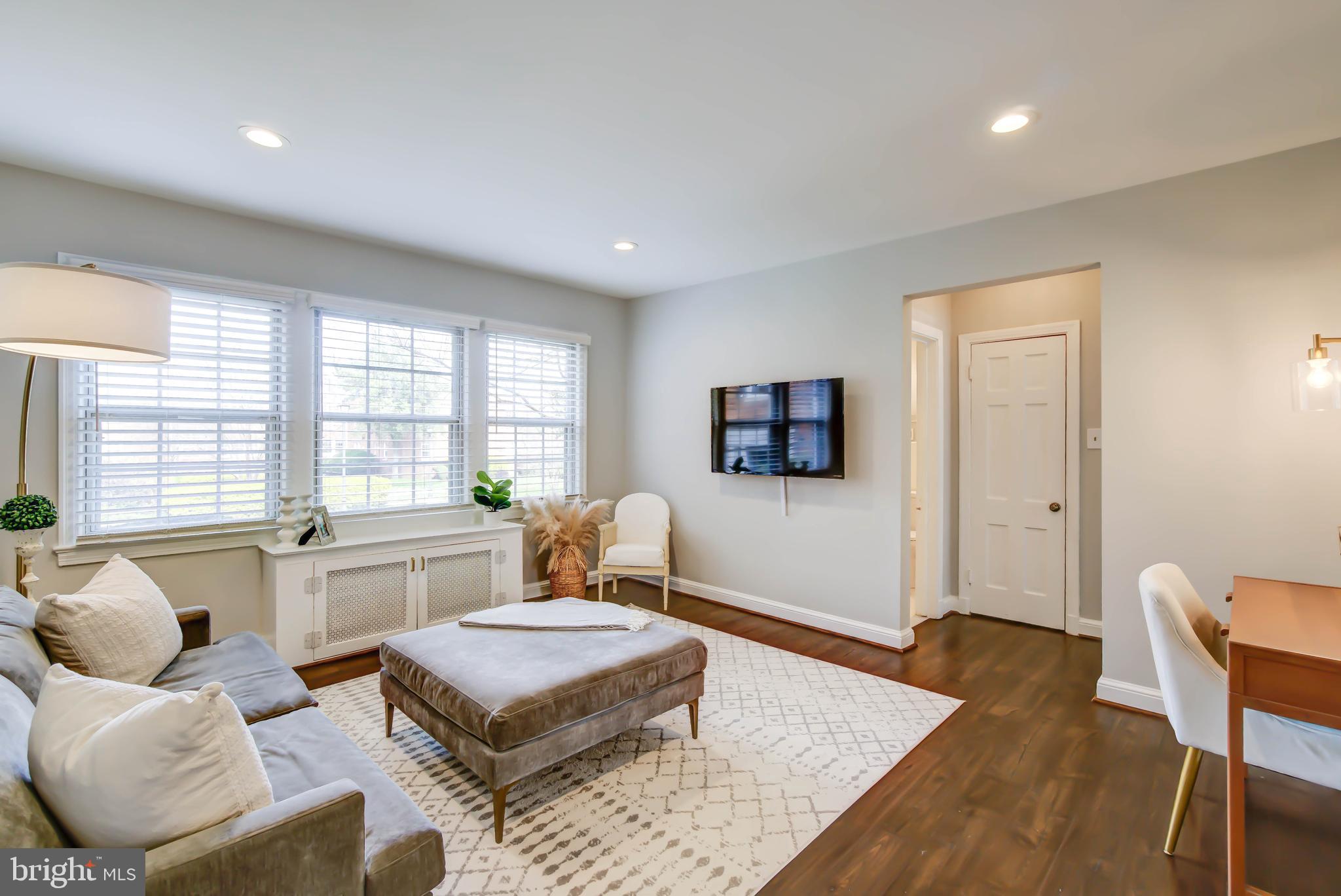 POTOWMACK CROSSING - Residential