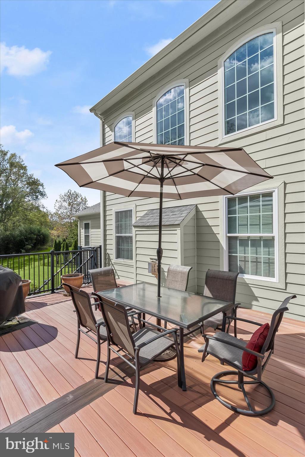 RIVERWOOD - Residential