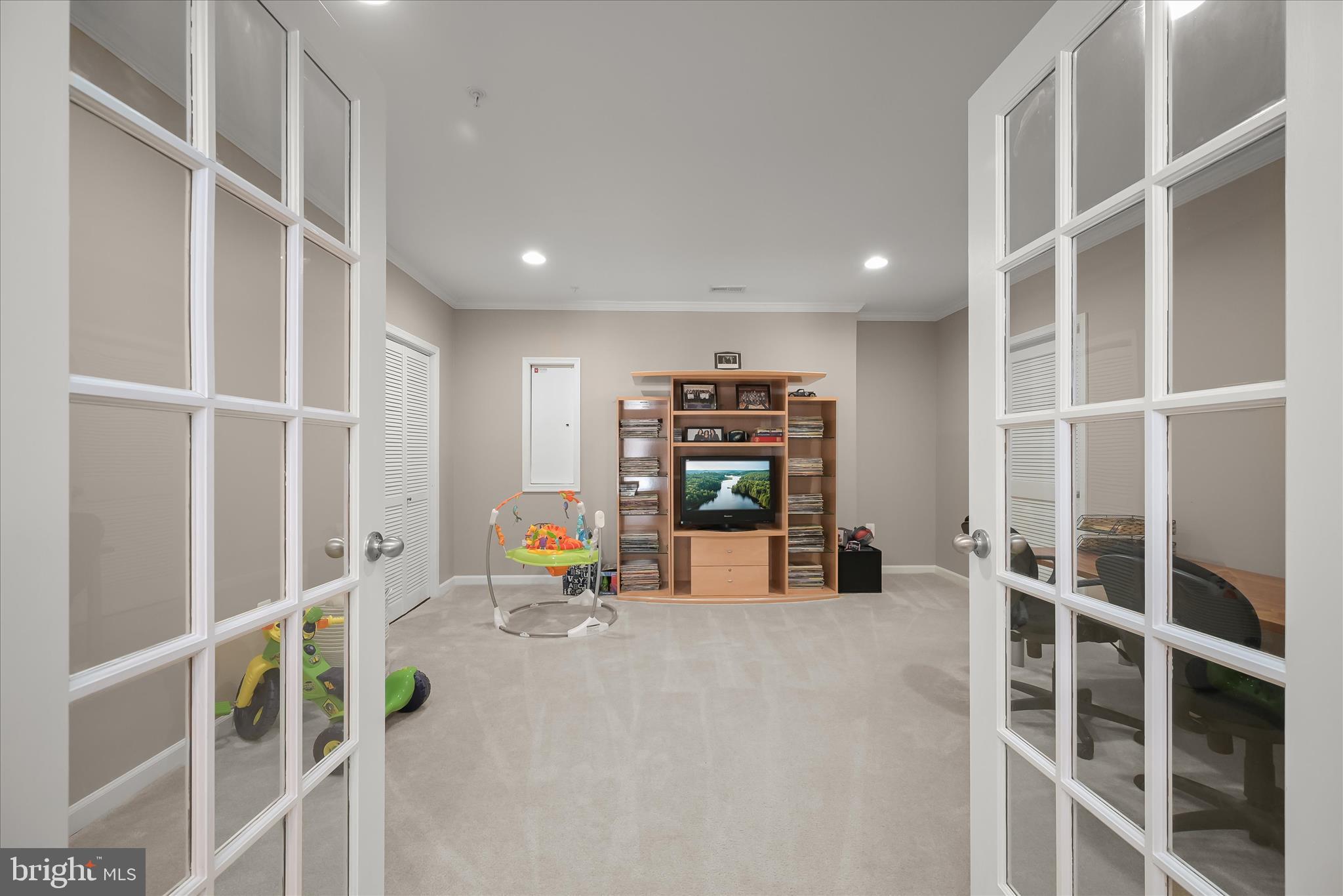 RIVERWOOD - Residential