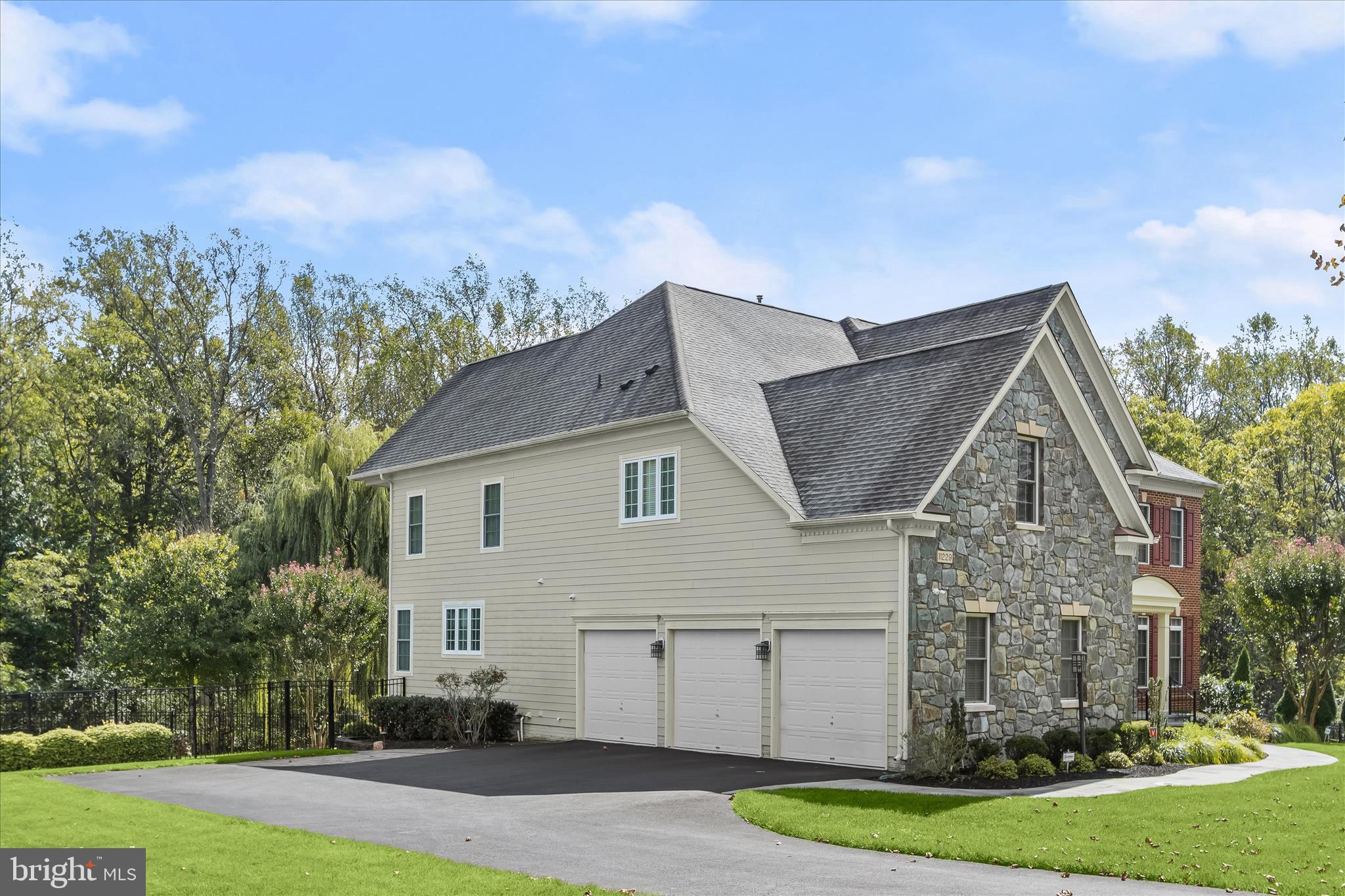 RIVERWOOD - Residential