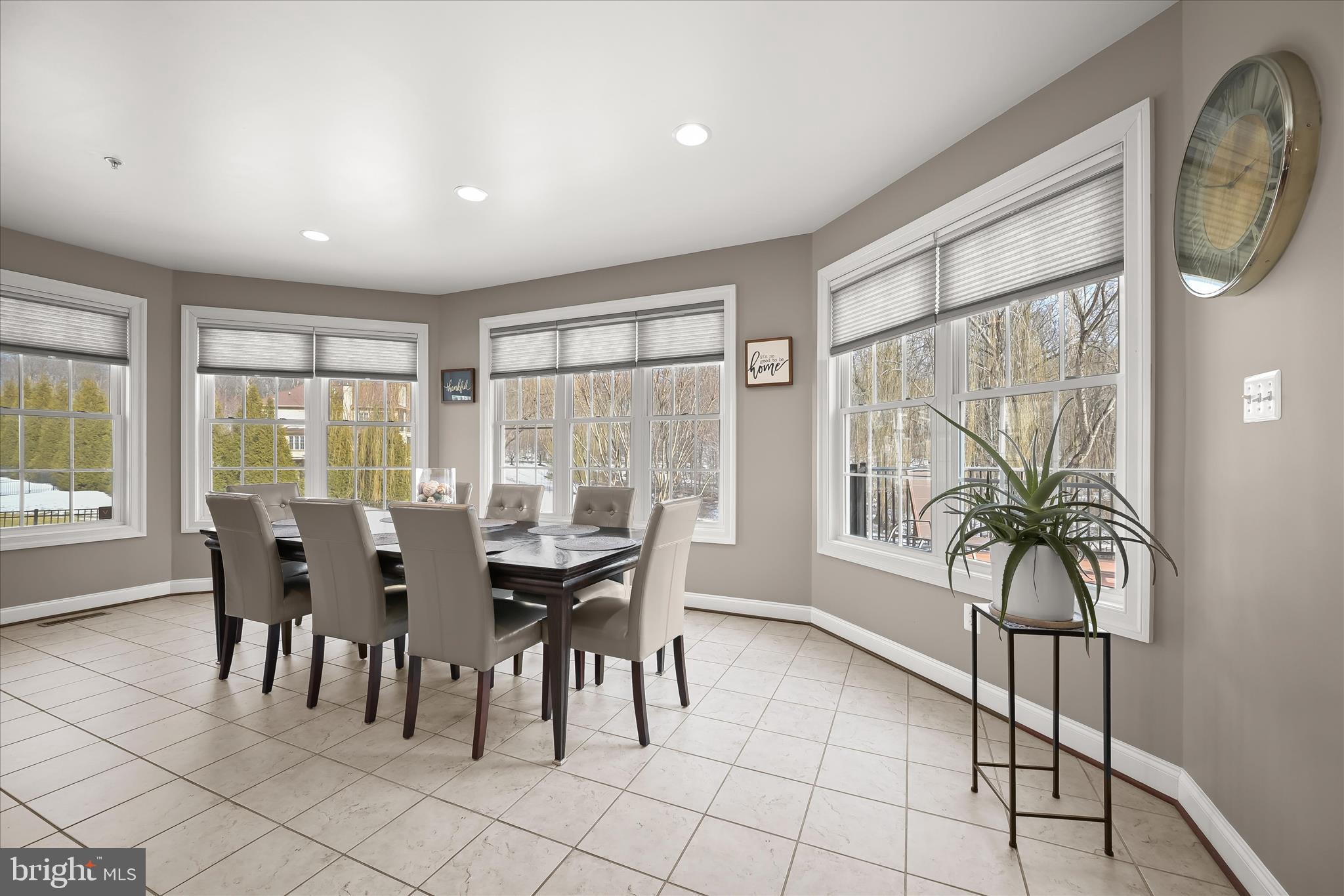 RIVERWOOD - Residential